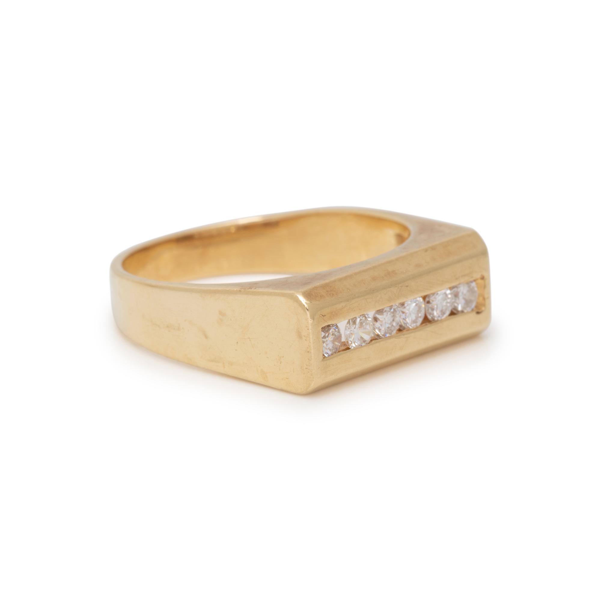 YELLOW GOLD AND DIAMOND RING