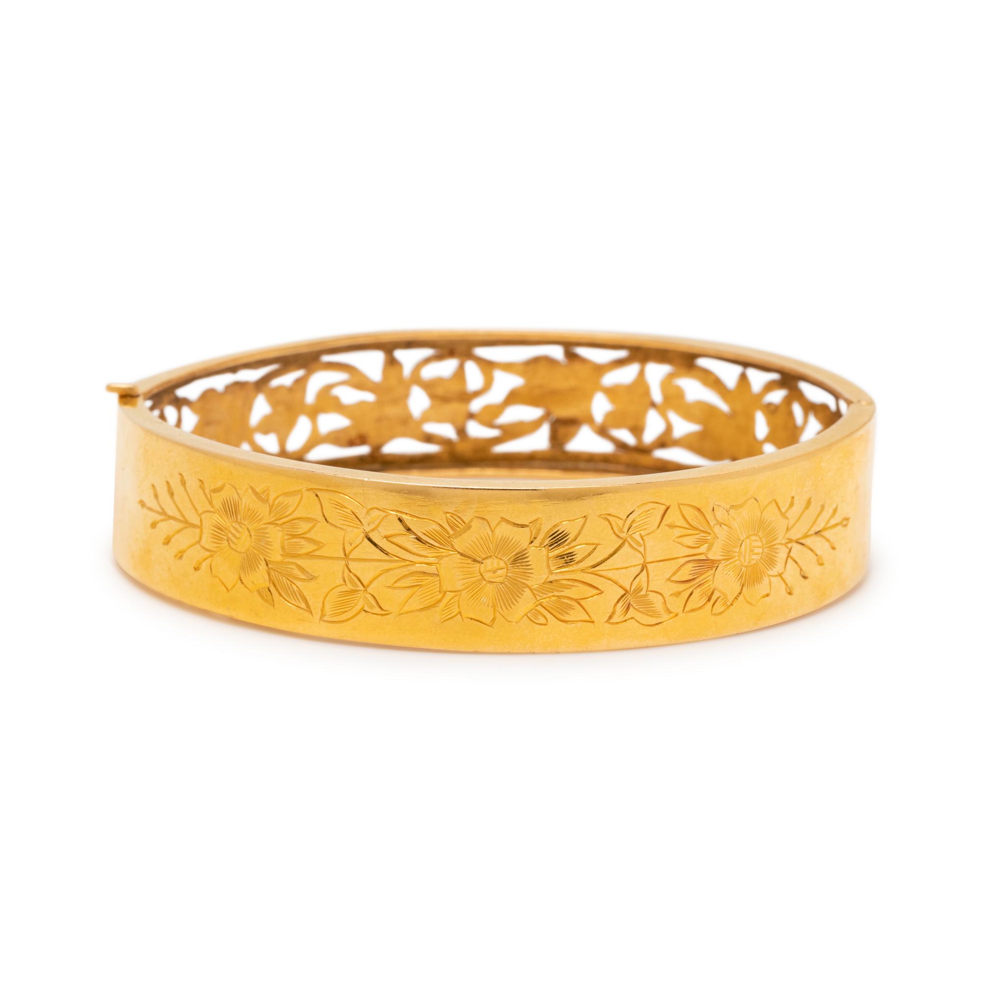 YELLOW GOLD BANGLE BRACELET