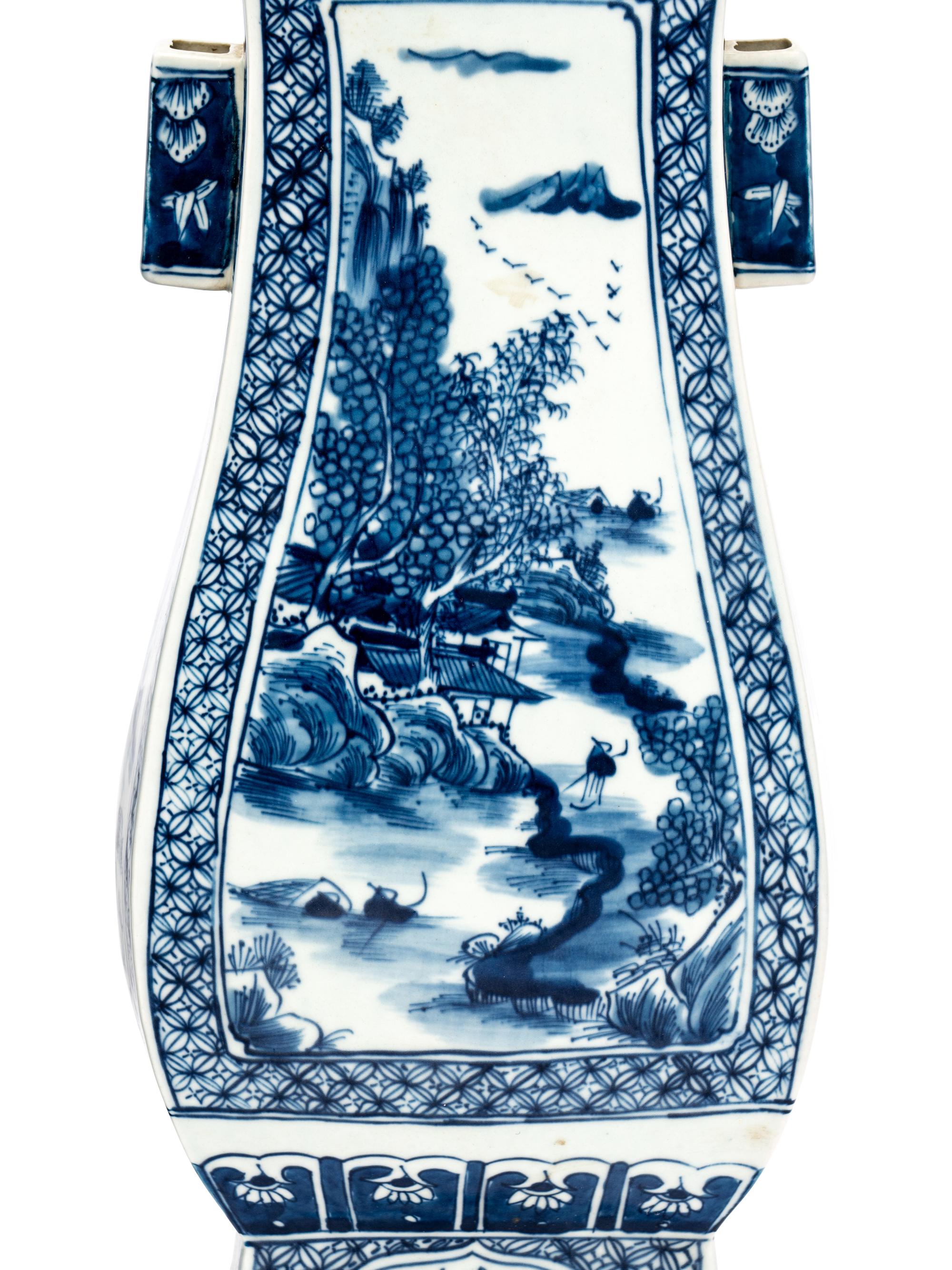 A Pair of Chinese Export Porcelain Vases