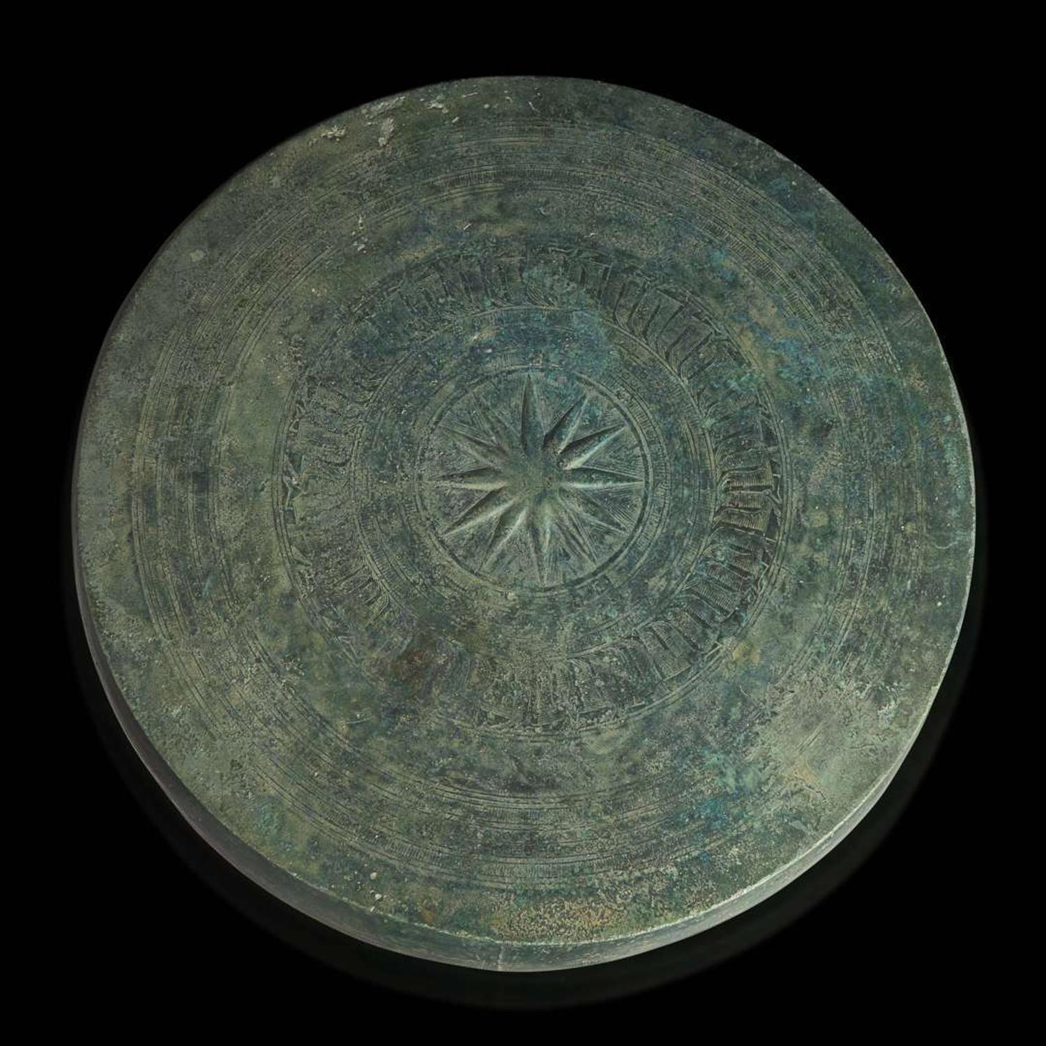 A rare and unusually large Vietnamese bronze drum, Heger type I style 越南青銅大鼓 Dong Son Culture, circa 500 to 300 B.C. ???? ???500????300?