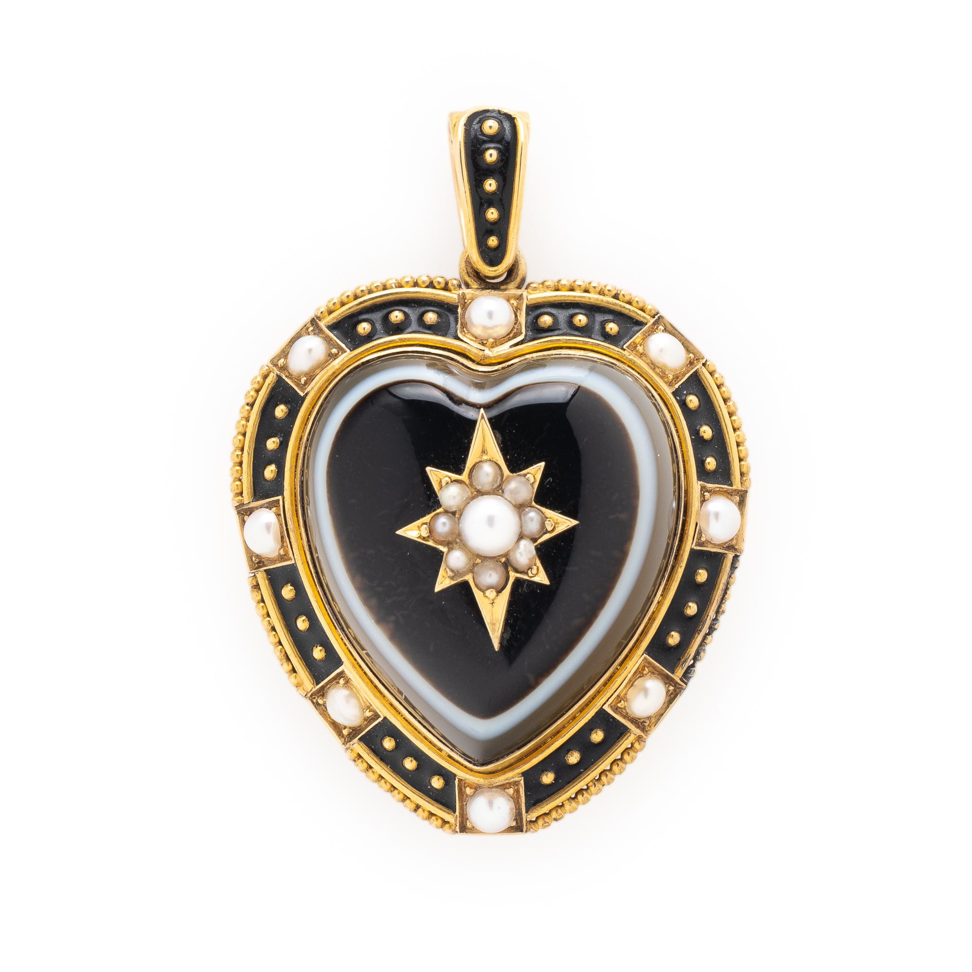 VICTORIAN, AGATE, PEARL, ENAMEL, AND YELLOW GOLD HEART MOURNING PENDANT