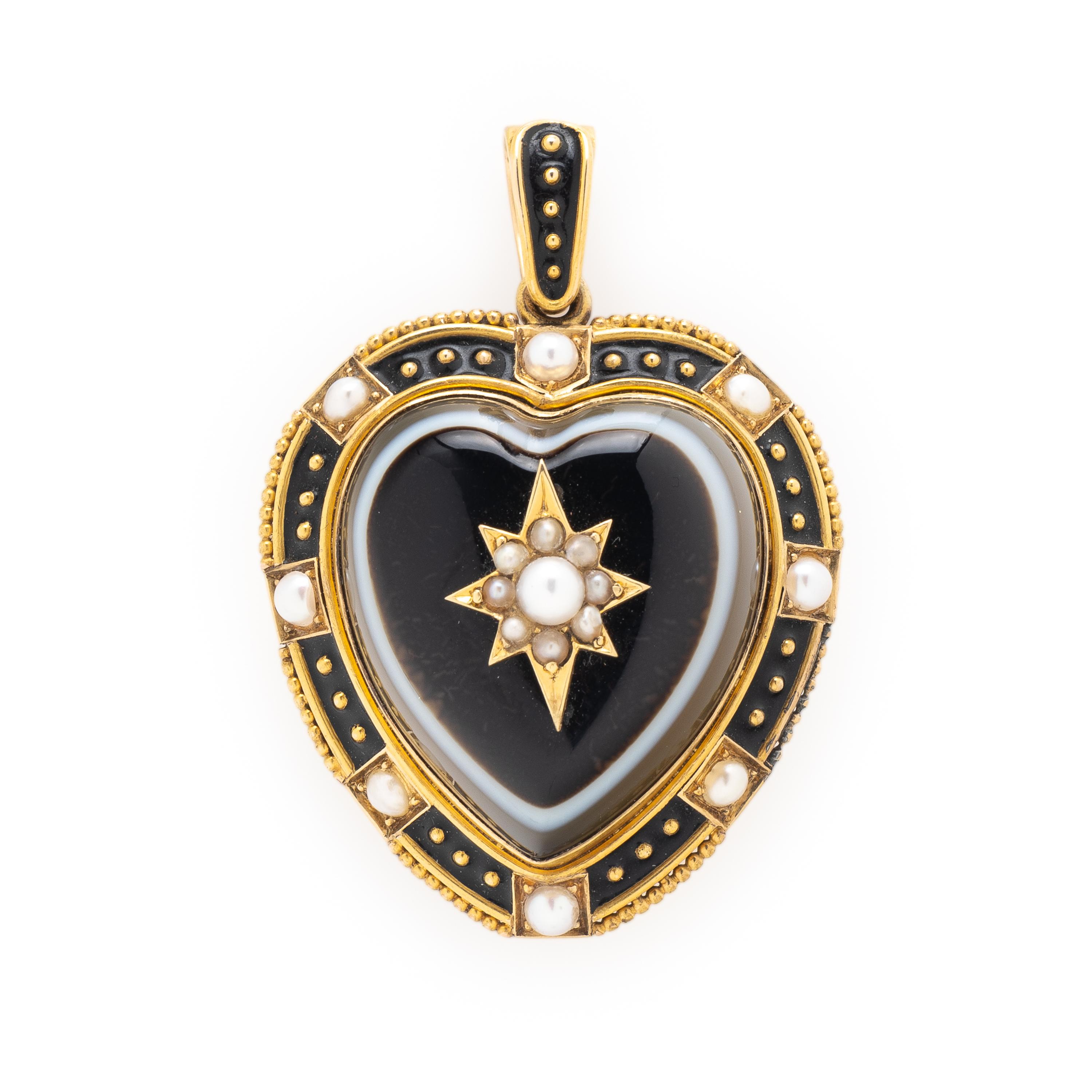 VICTORIAN, AGATE, PEARL, ENAMEL, AND YELLOW GOLD HEART MOURNING PENDANT