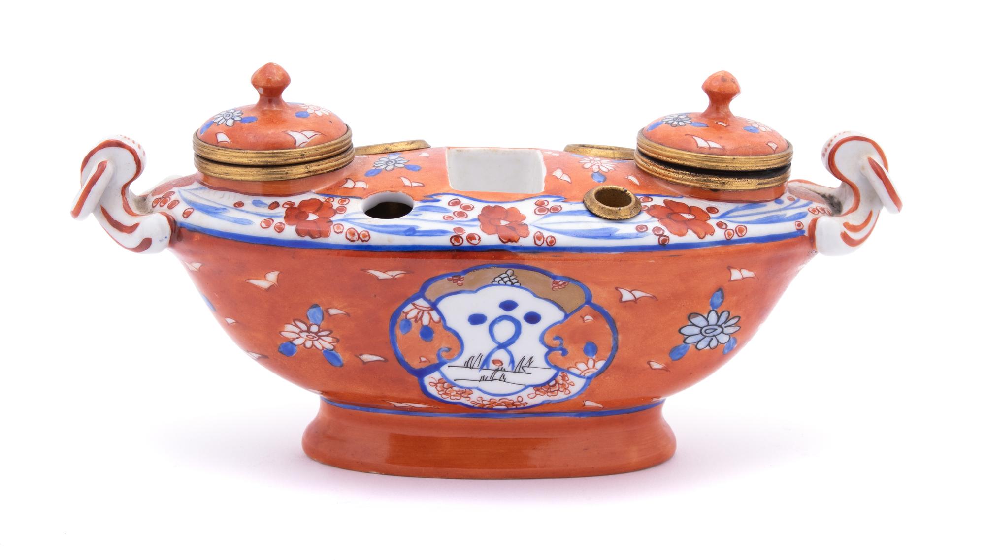 A French Chinese Export Style Porcelain Inkstand — RETAILED BY OVINGTON, NEW YORK, EARLY 20TH CENTURY