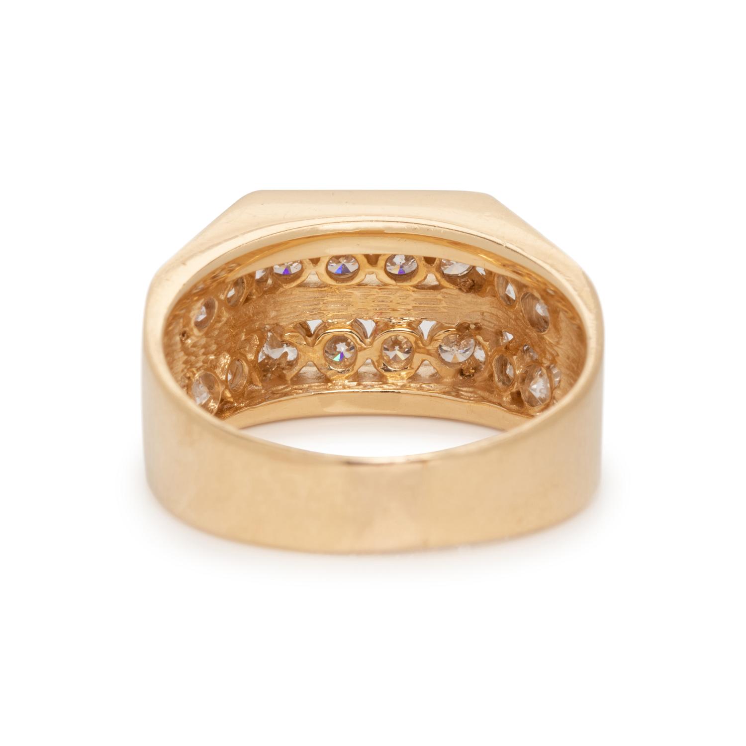 YELLOW GOLD AND DIAMOND RING