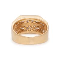 YELLOW GOLD AND DIAMOND RING