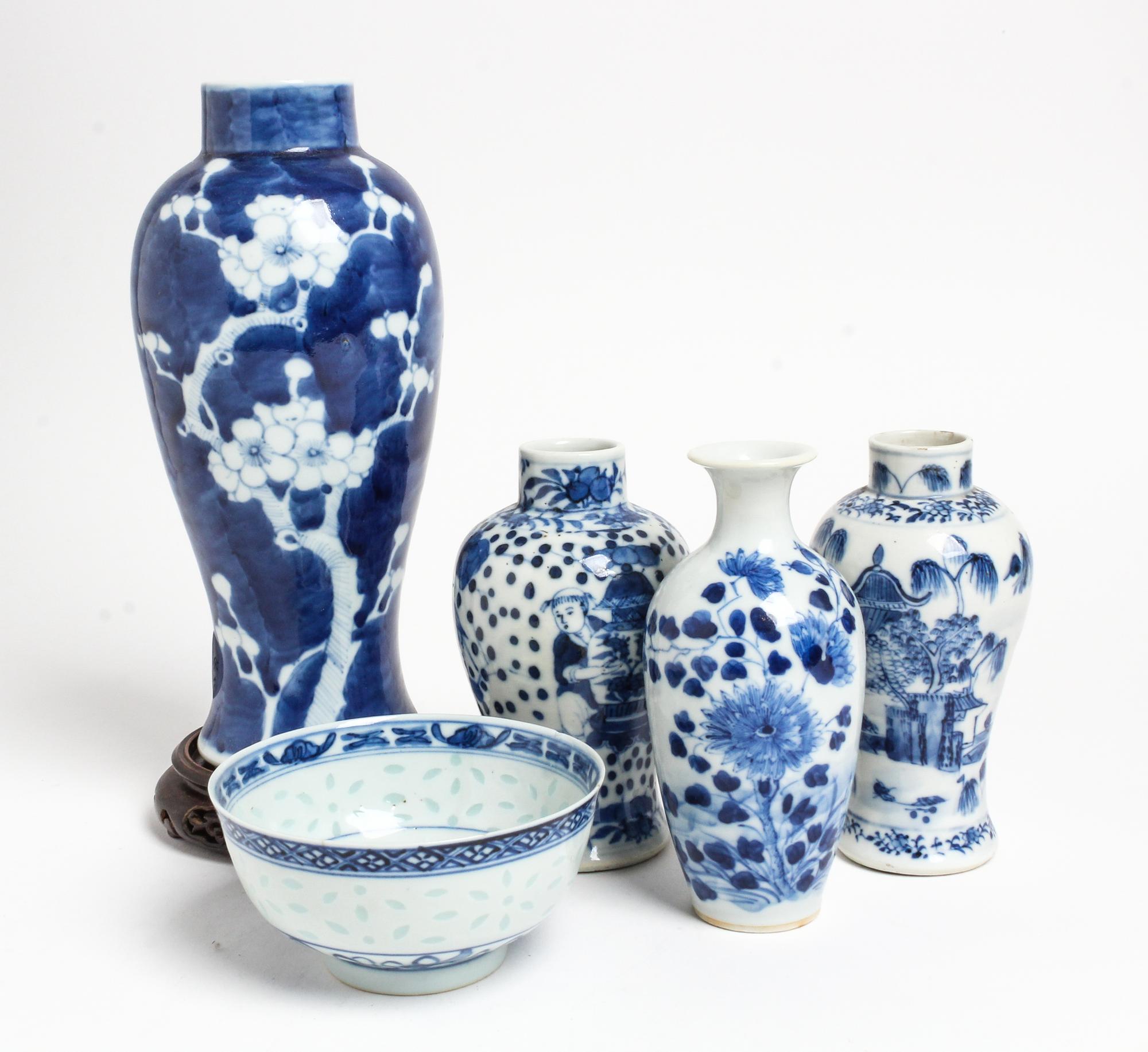 Five Chinese Blue and White Porcelain Articles Height of tallest 9 inches.