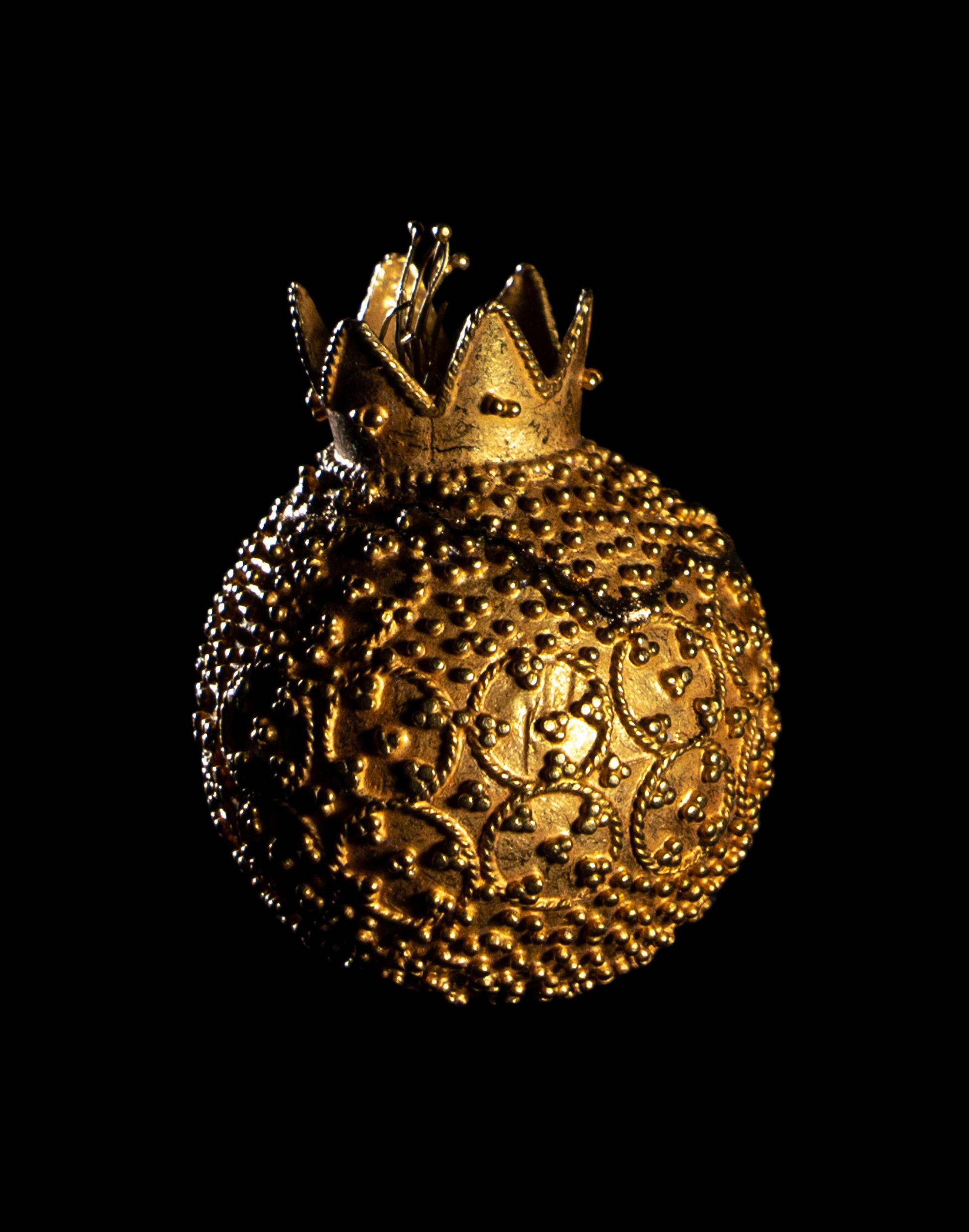 A Greco-Roman Gold Pomegranate