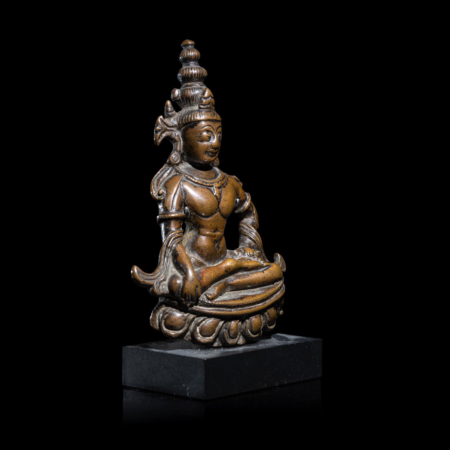A Western Himalayan Copper Alloy Seated Figure of Avalokiteshvara, 11th/12th Century 十一/十二世紀 喜馬拉雅西麓銅觀音