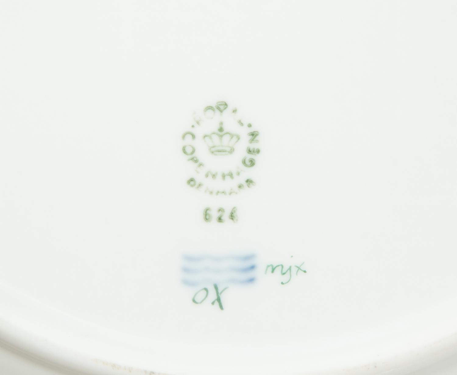 Thirteen Royal Copenhagen Flora Danica Porcelain Dinner Plates