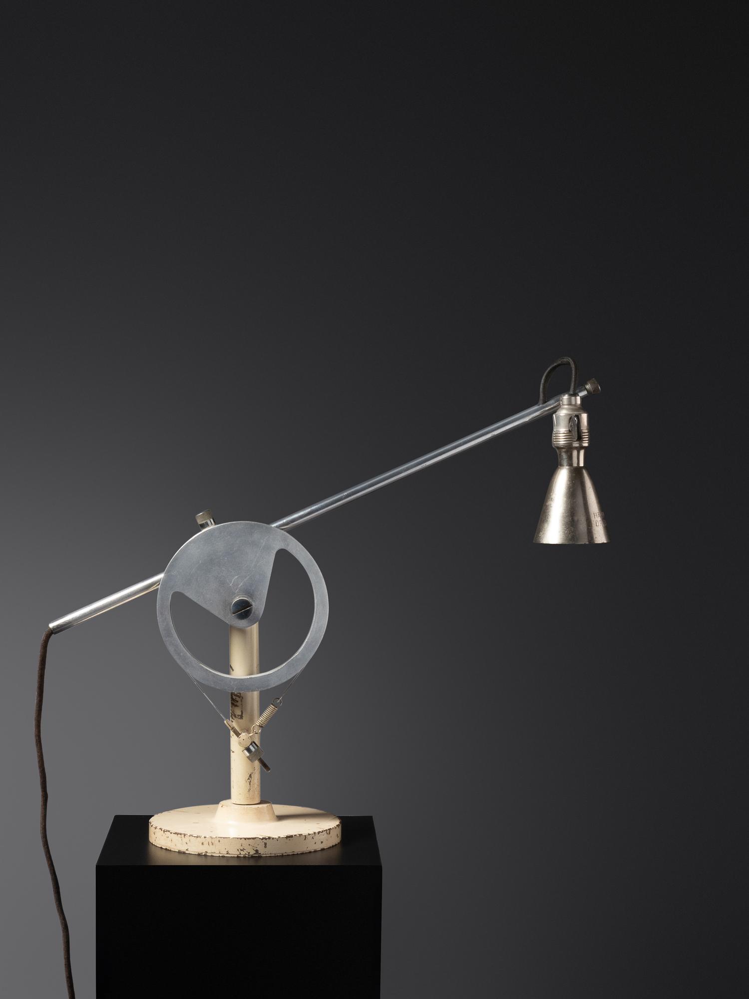 Articulating Table Lamp