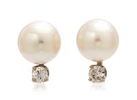 A Collection of Gold and Pearl Jewelry, 4.90 dwts.