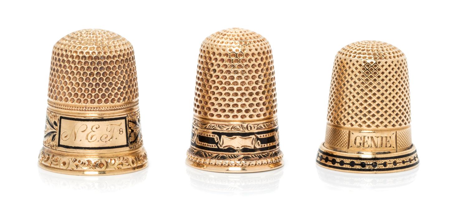 Three American Yellow Gold and Enamel Thimbles, Various Makers, each having a knurled top and body above a black enamel band, comprisin