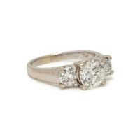WHITE GOLD AND DIAMOND RING
