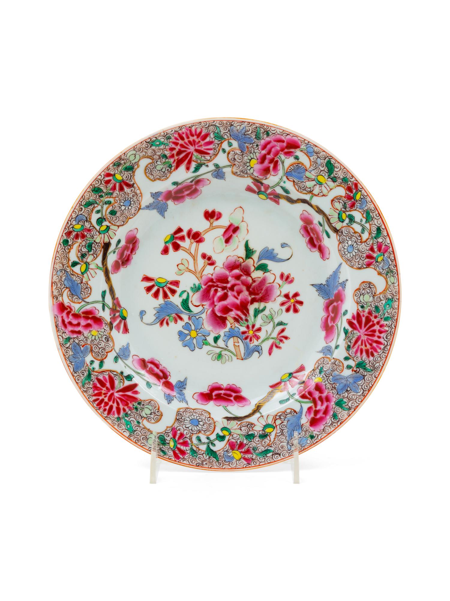 A Chinese Export Famille Rose Porcelain Plate