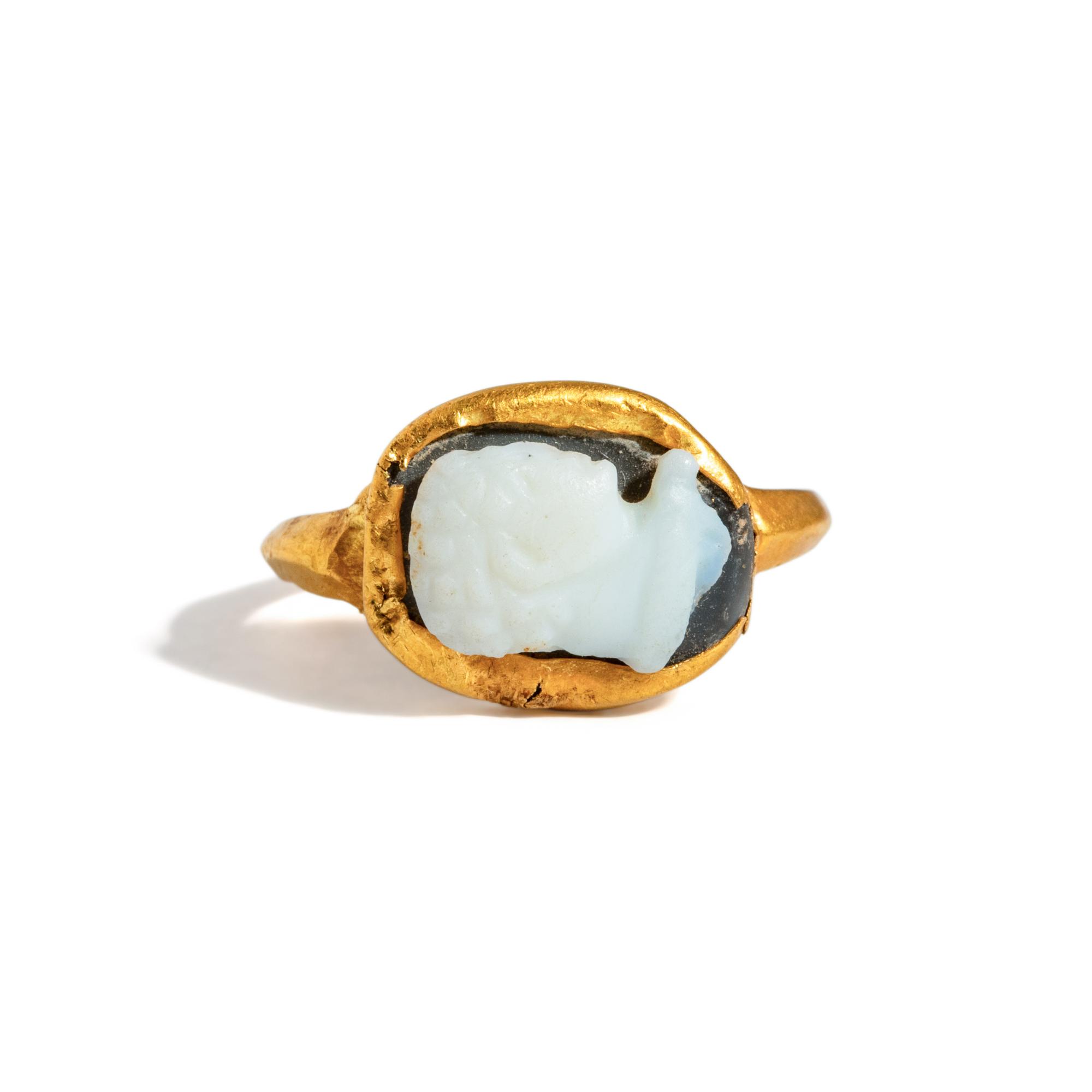 A Roman Gold and Onyx Cameo Finger Ring with the Head of Hercules
