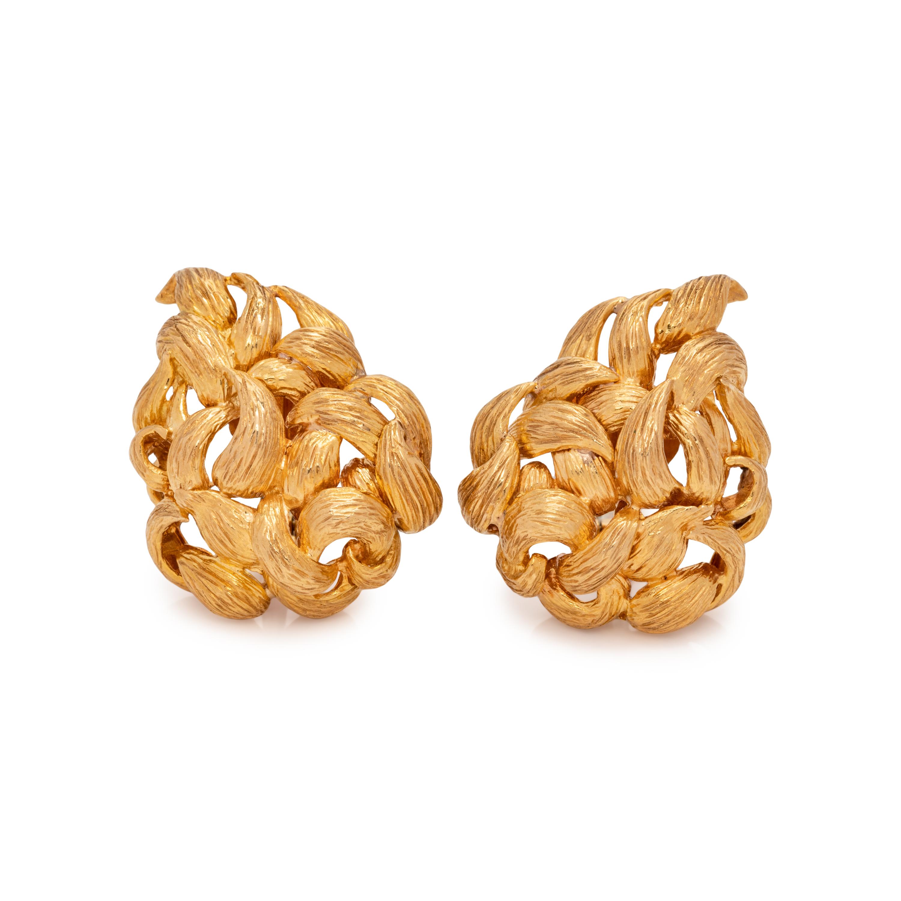 DAVID WEBB, YELLOW GOLD EARCLIPS