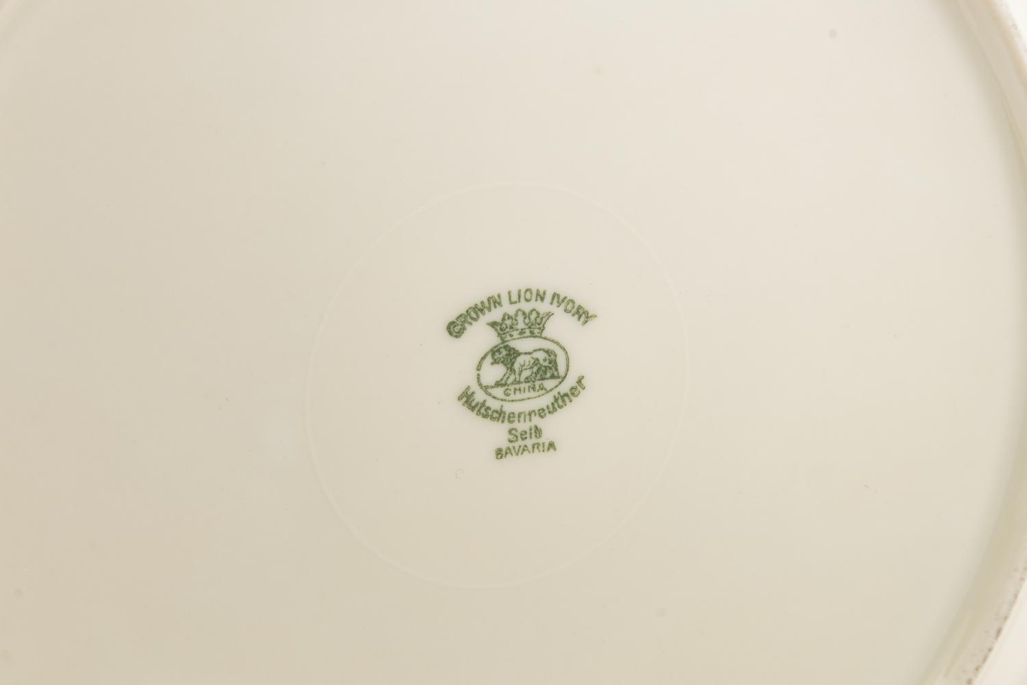 A Set of Eleven Bavarian Hutschenreuther Parcel Gilt Porcelain Service Plates