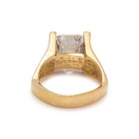 YELLOW GOLD AND DIAMOND RING