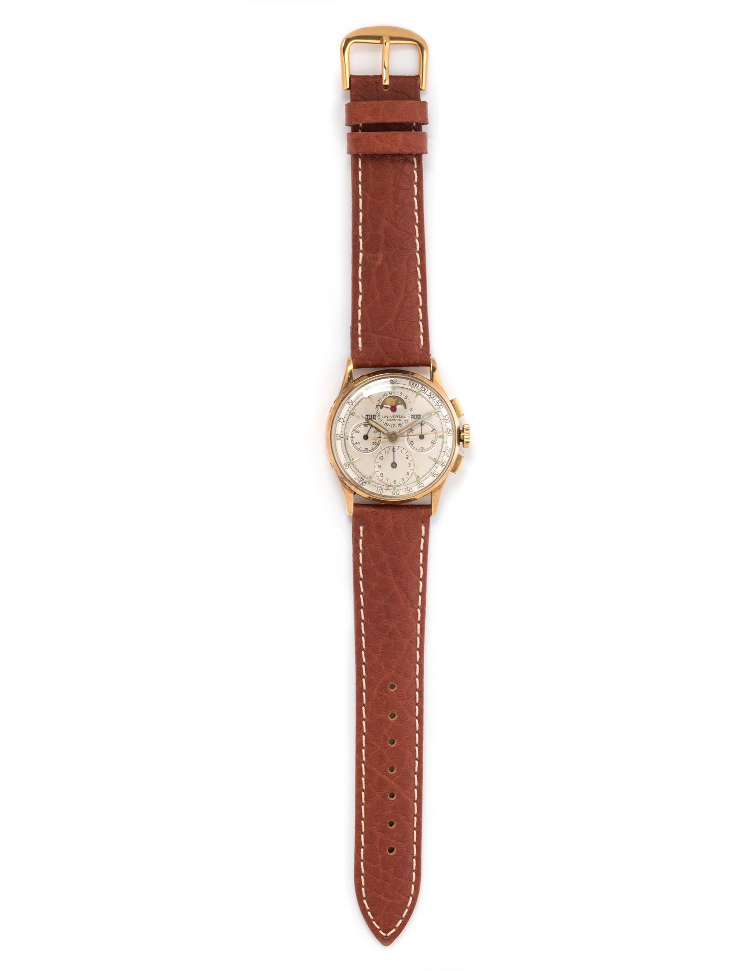 UNIVERSAL GENEVE, 14K YELLOW GOLD REF. 52218 'TRI-COMPAX' TRIPLE DATE CHRONOGRAPH WRISTWATCH