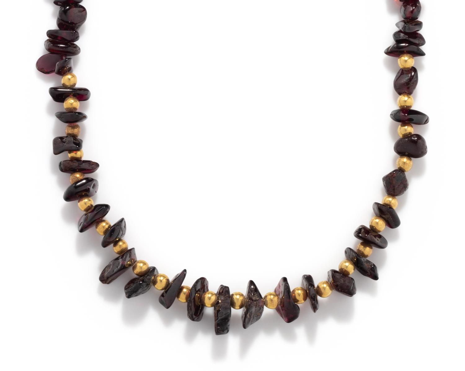 A Roman Garnet and Gold Necklace
