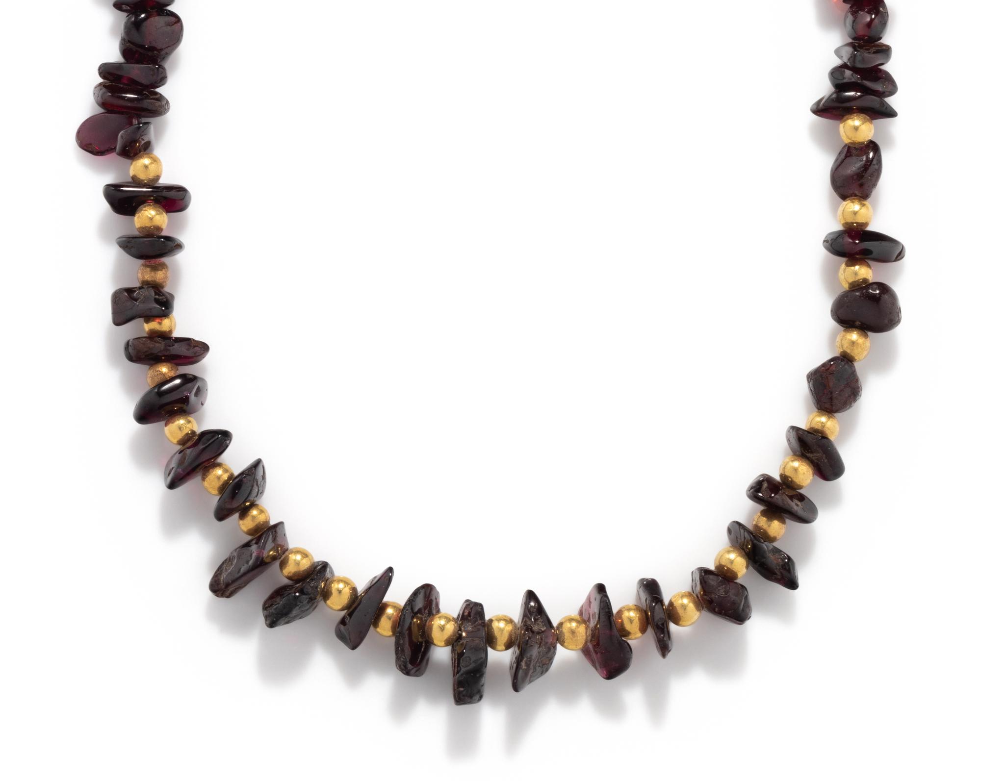 A Roman Garnet and Gold Necklace