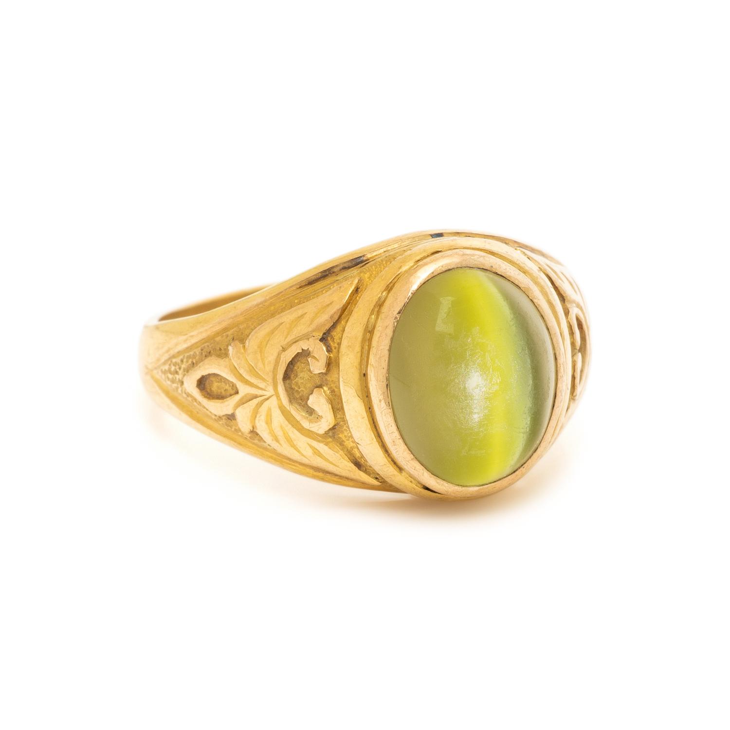 CAT'S EYE CHRYSOBERYL AND YELLOW GOLD RING