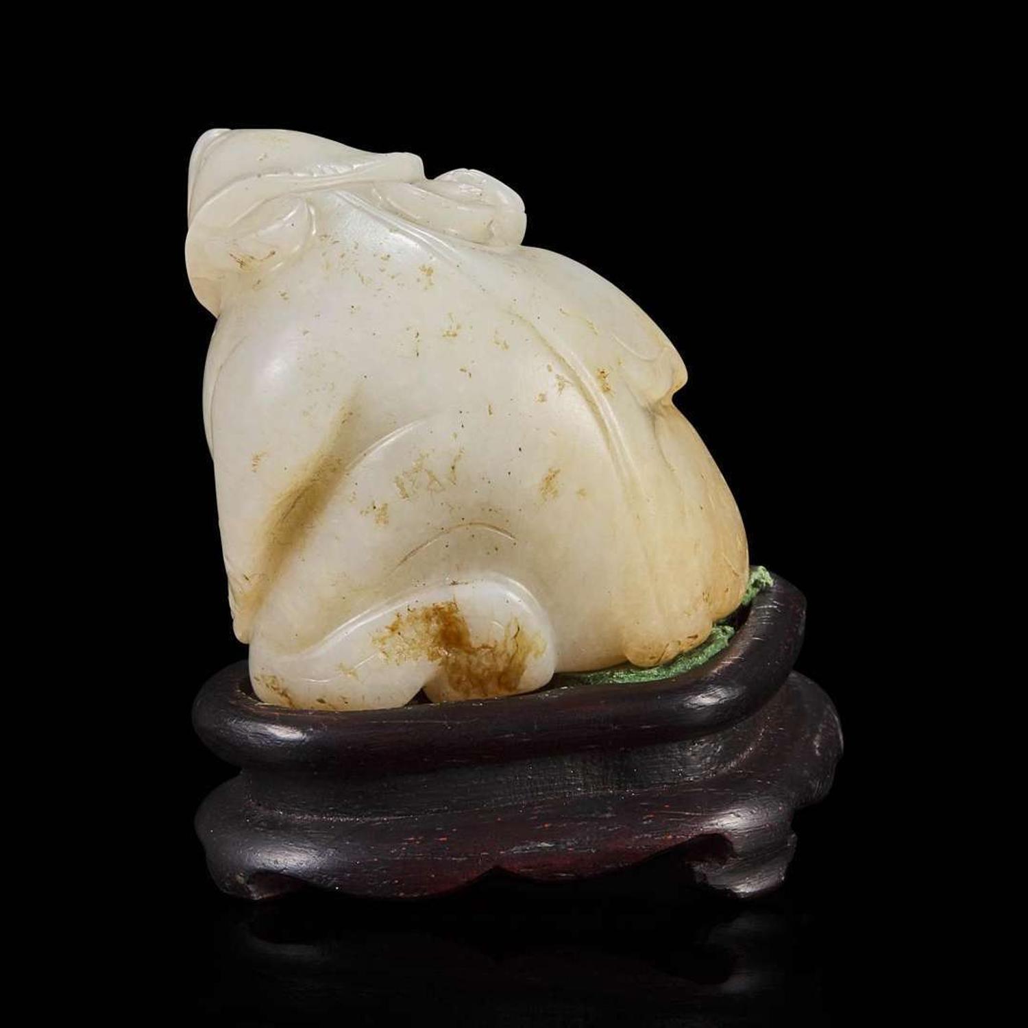 A Chinese creamy-white jade carving of a bear 白玉雕熊 Qing dynasty or earlier ????