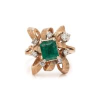EMERALD AND DIAMOND RING