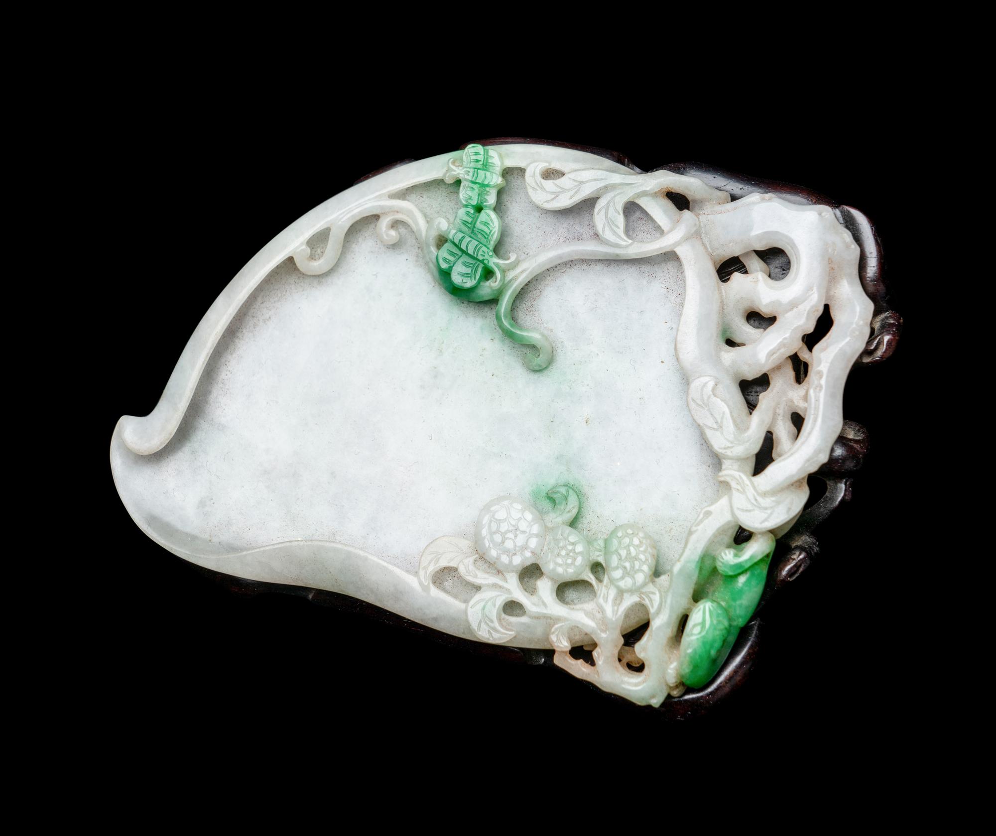 A Chinese Apple Green and White Jadeite Leaf-Form Ink Palette