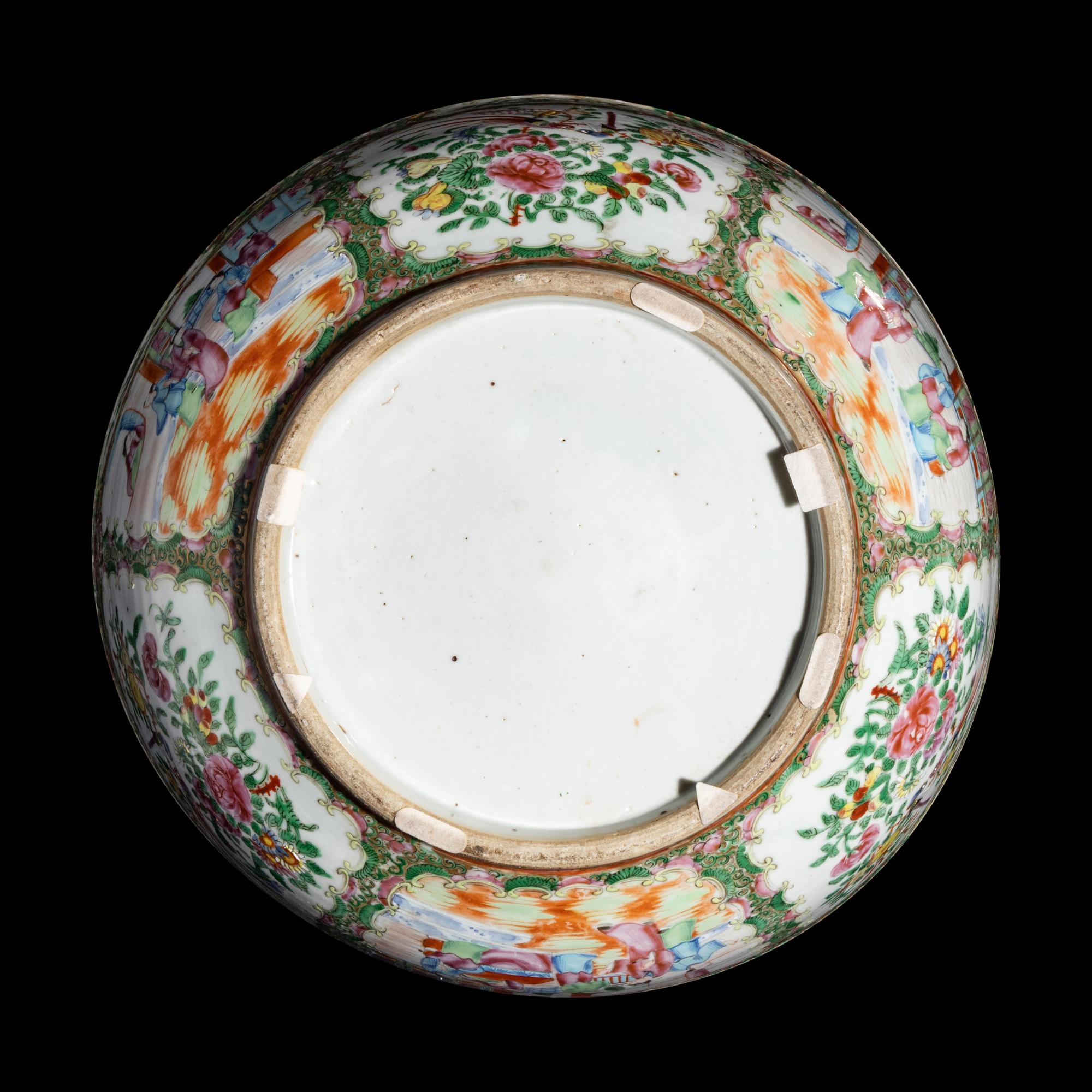 Two Chinese Canton Famille Rose Porcelain Wares, 19th Century — 清晚期 廣彩人物圖大碗及賞盤