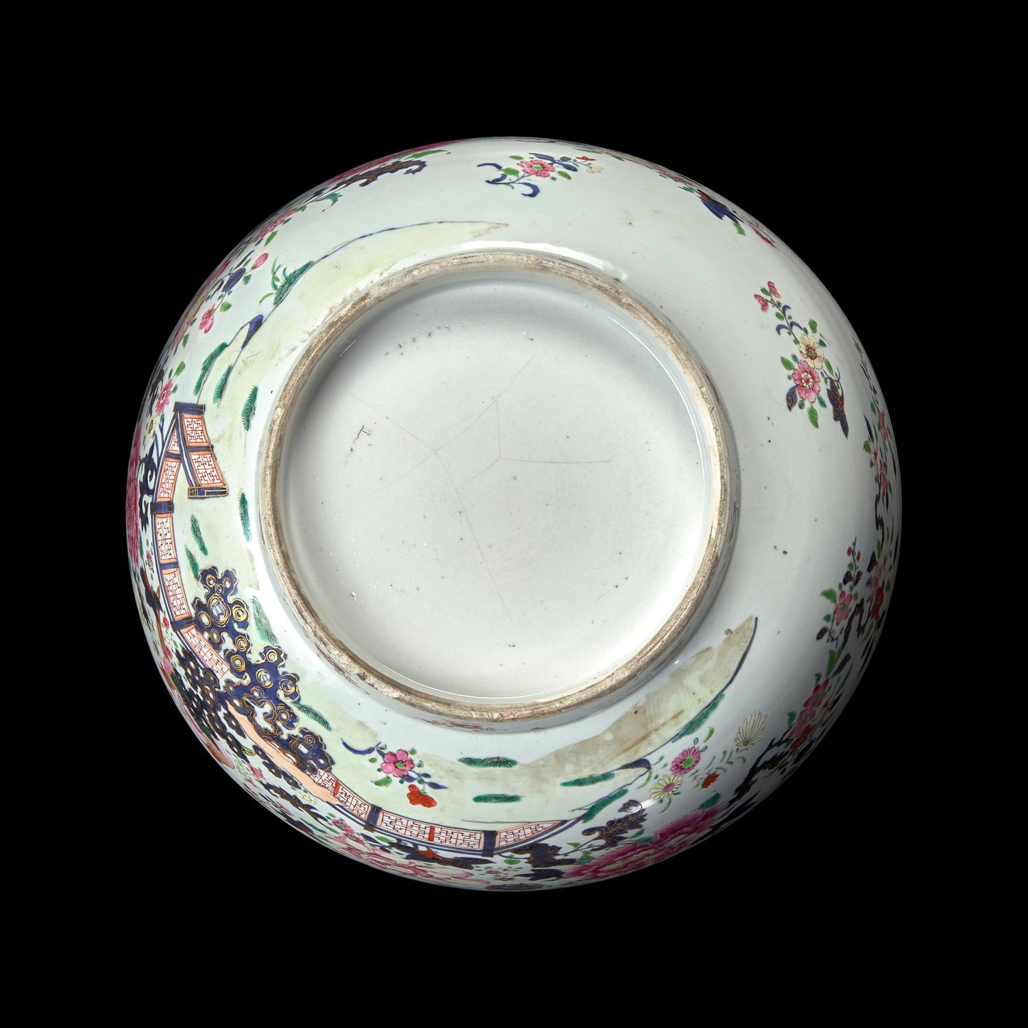 A Large Chinese Famille Rose 'Birds and Flowers' Punch Bowl, Qianlong Period 清乾隆 粉彩花鳥圖大碗