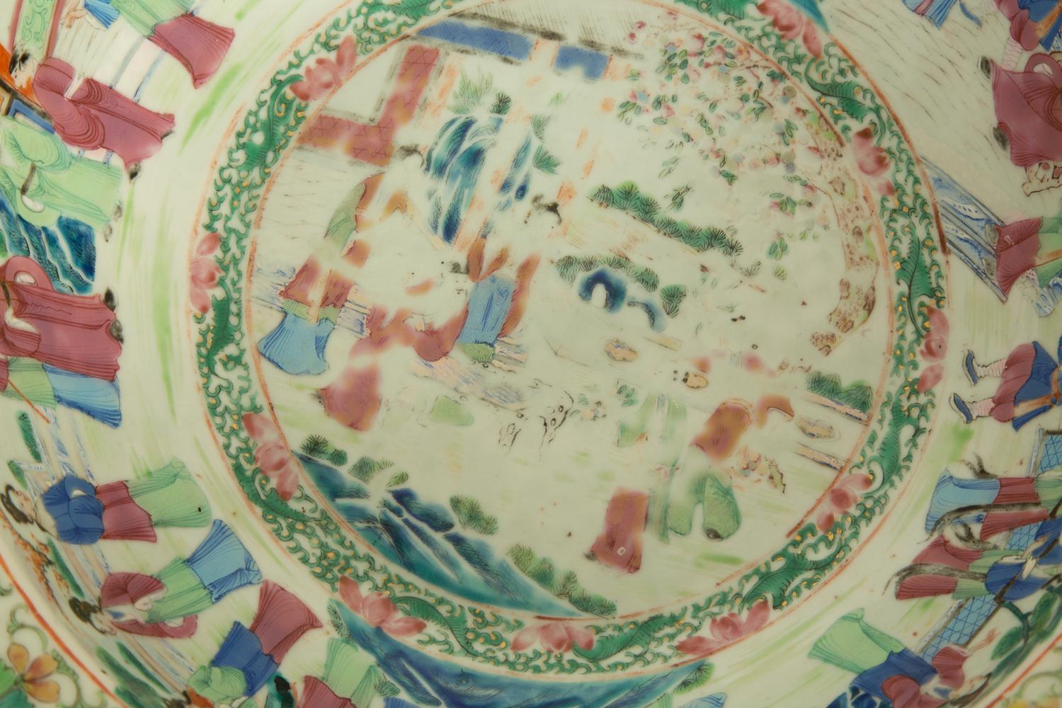 A Chinese Famille Rose Porcelain Basin