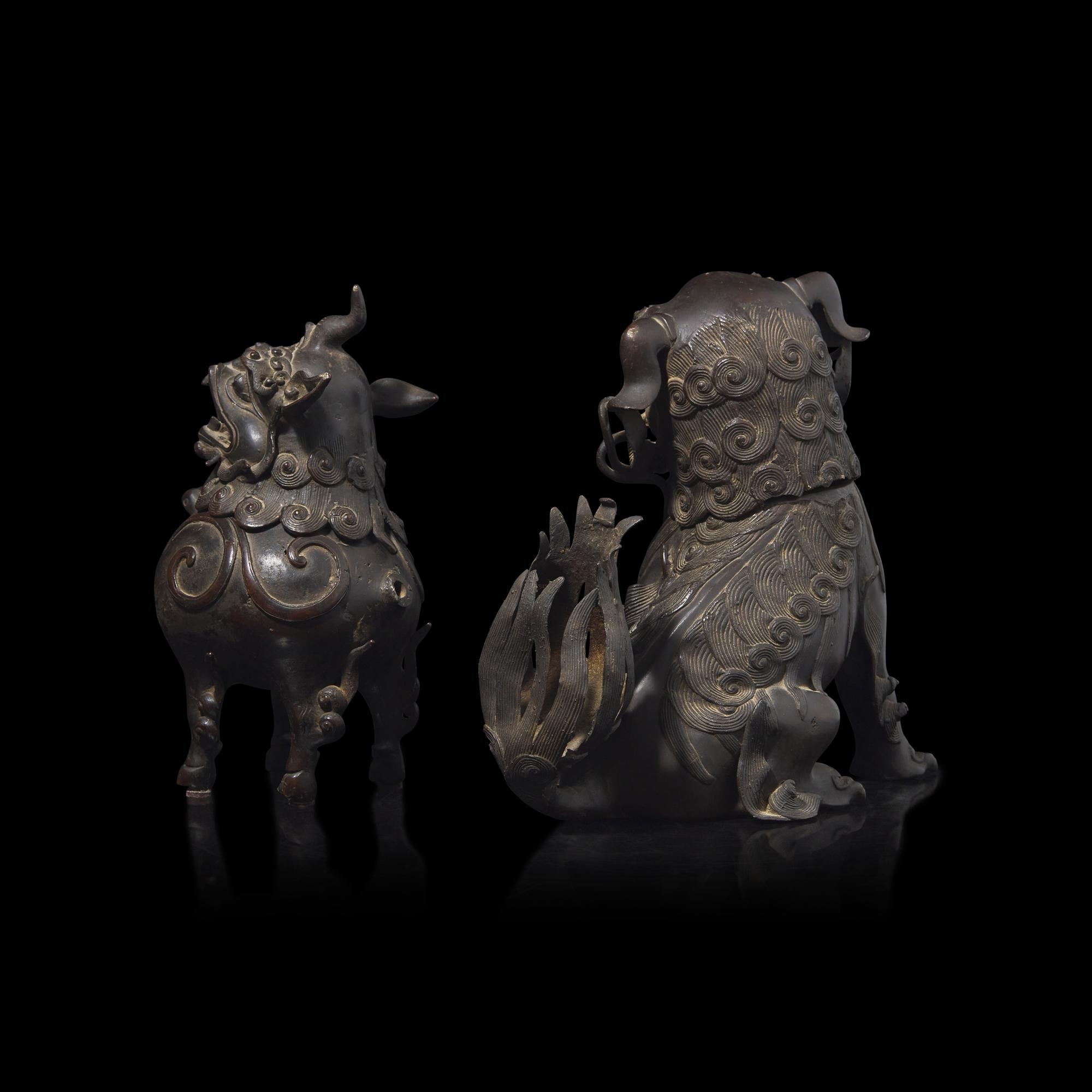 A Chinese Bronze Lion-Form Bronze Censer, and a Luduan Censer, 17th/18th Century 清早中期 銅佛獅香爐及甪端香爐各一