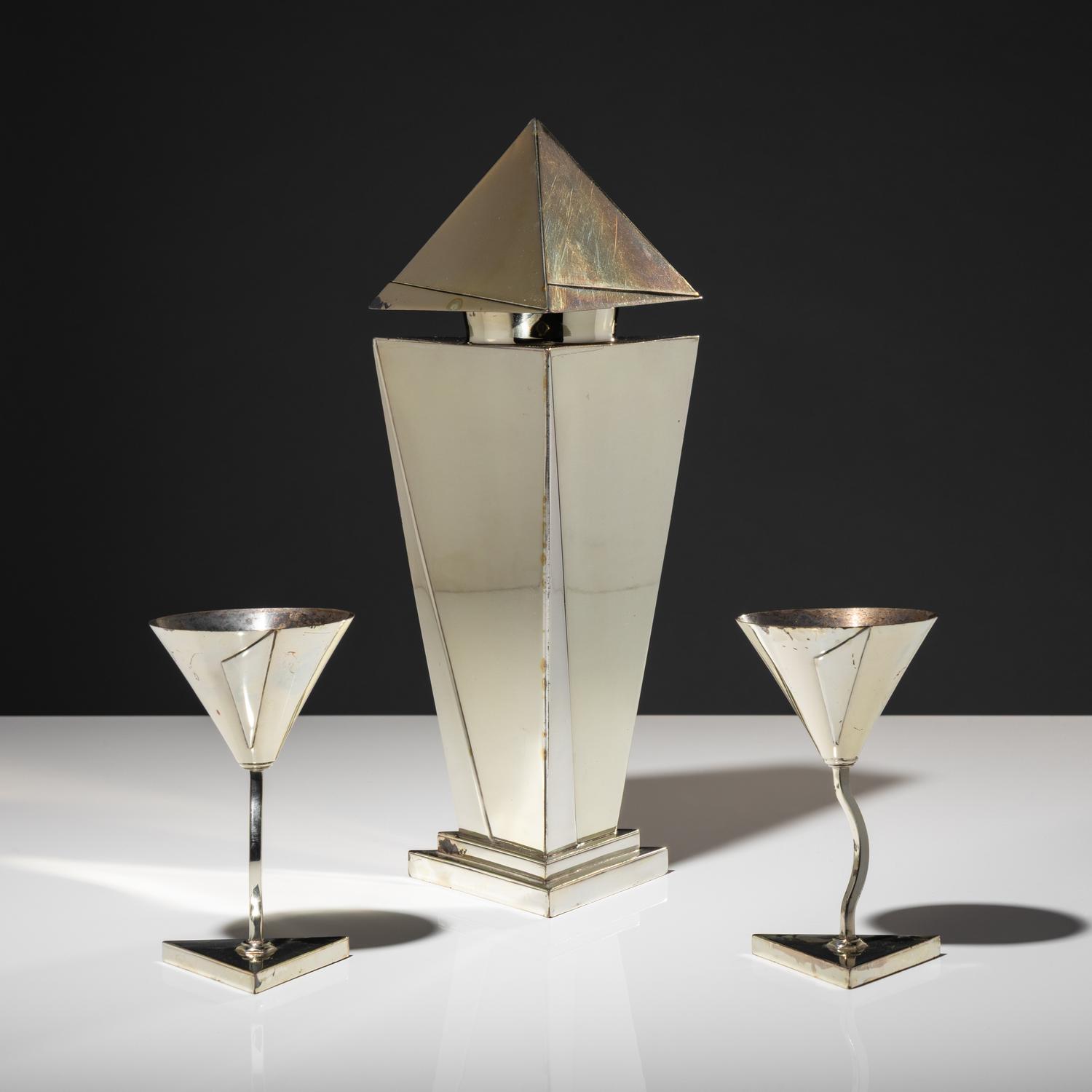 Cocktail shaker and two glasses E. and J. Brass Company, Germany / USA, 1929