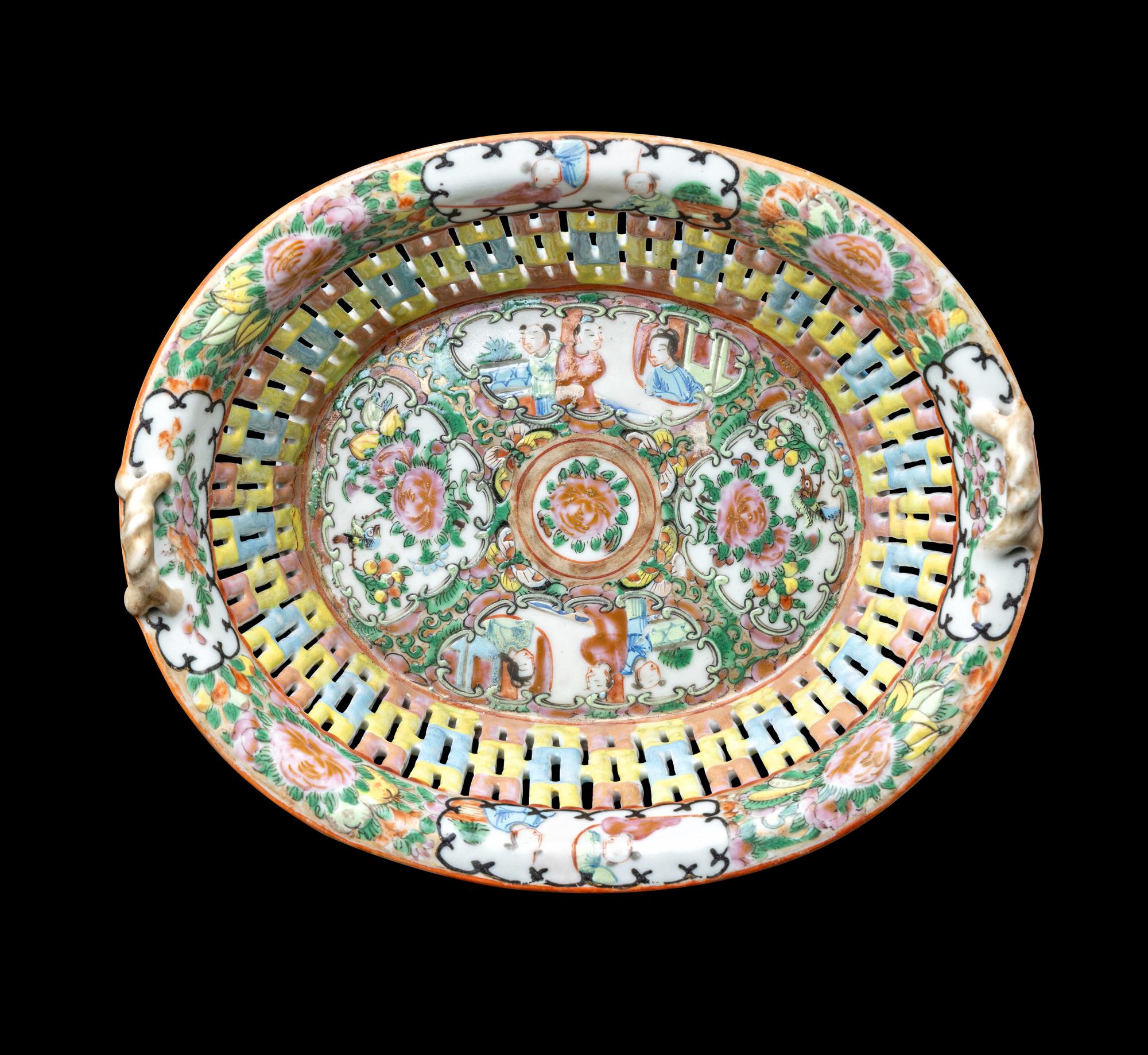 Six Chinese Famille Rose Porcelain Articles