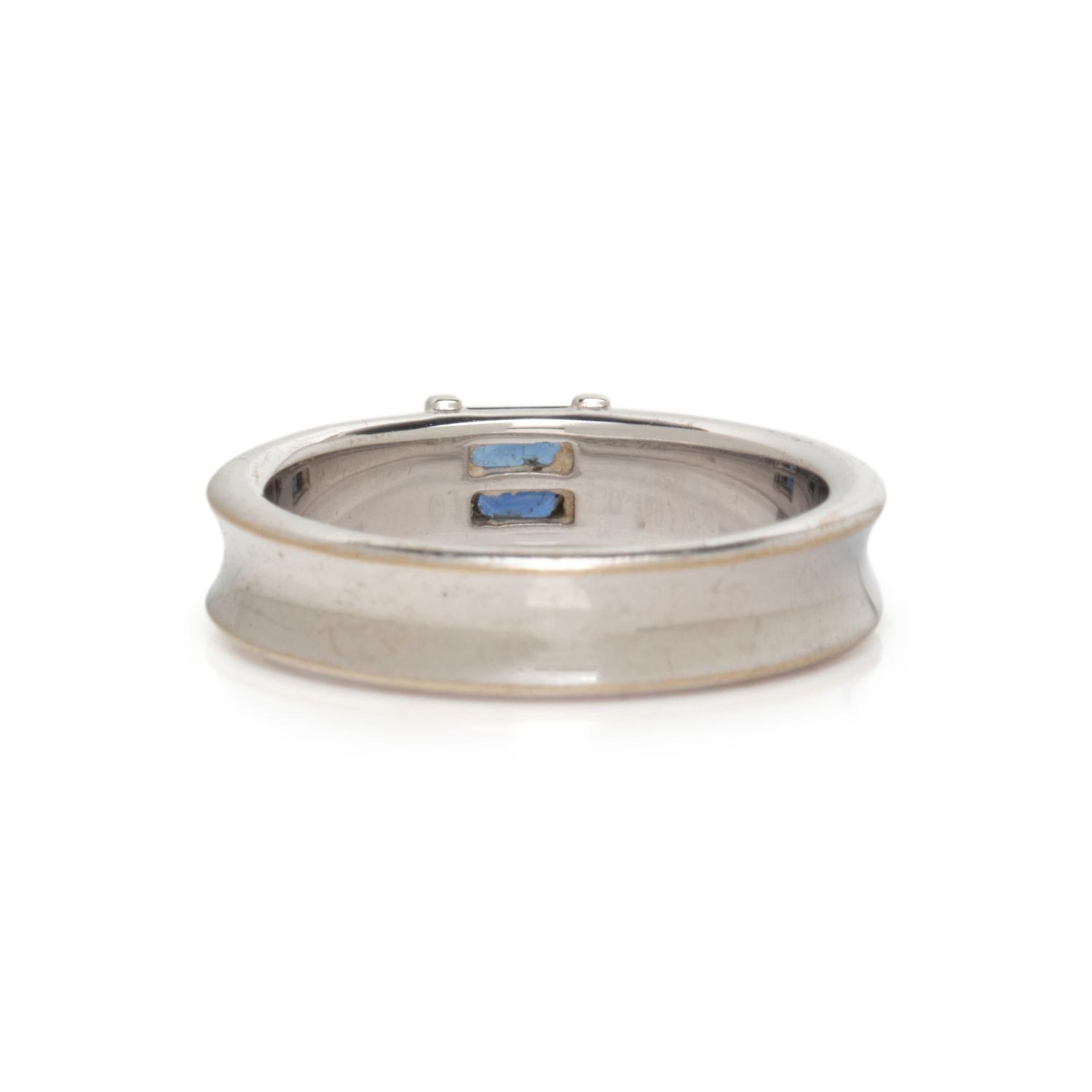 TIFFANY & CO., WHITE GOLD AND SAPPHIRE RING