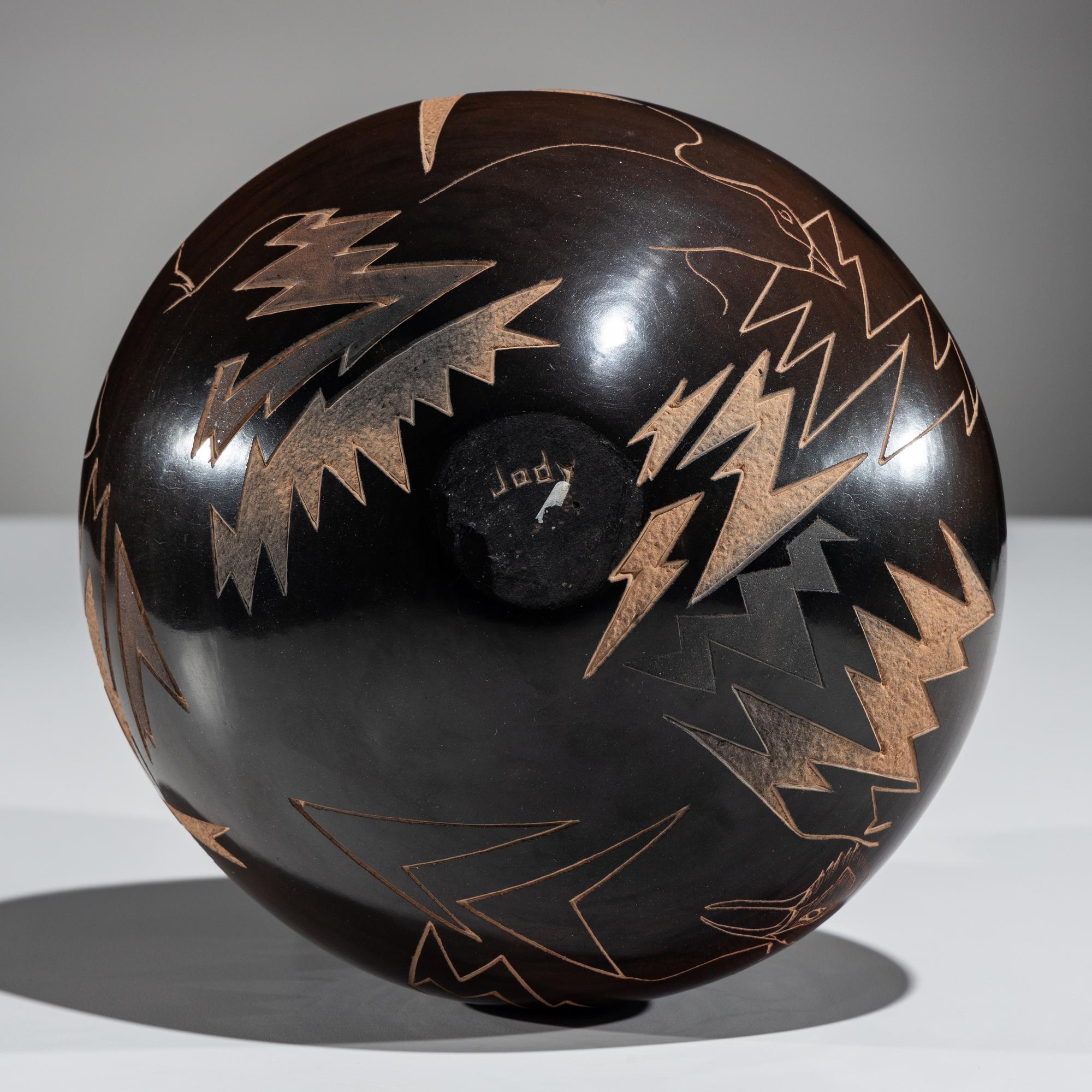 Three-Toned Sgraffito Pottery Jar, with Birds and Lightning