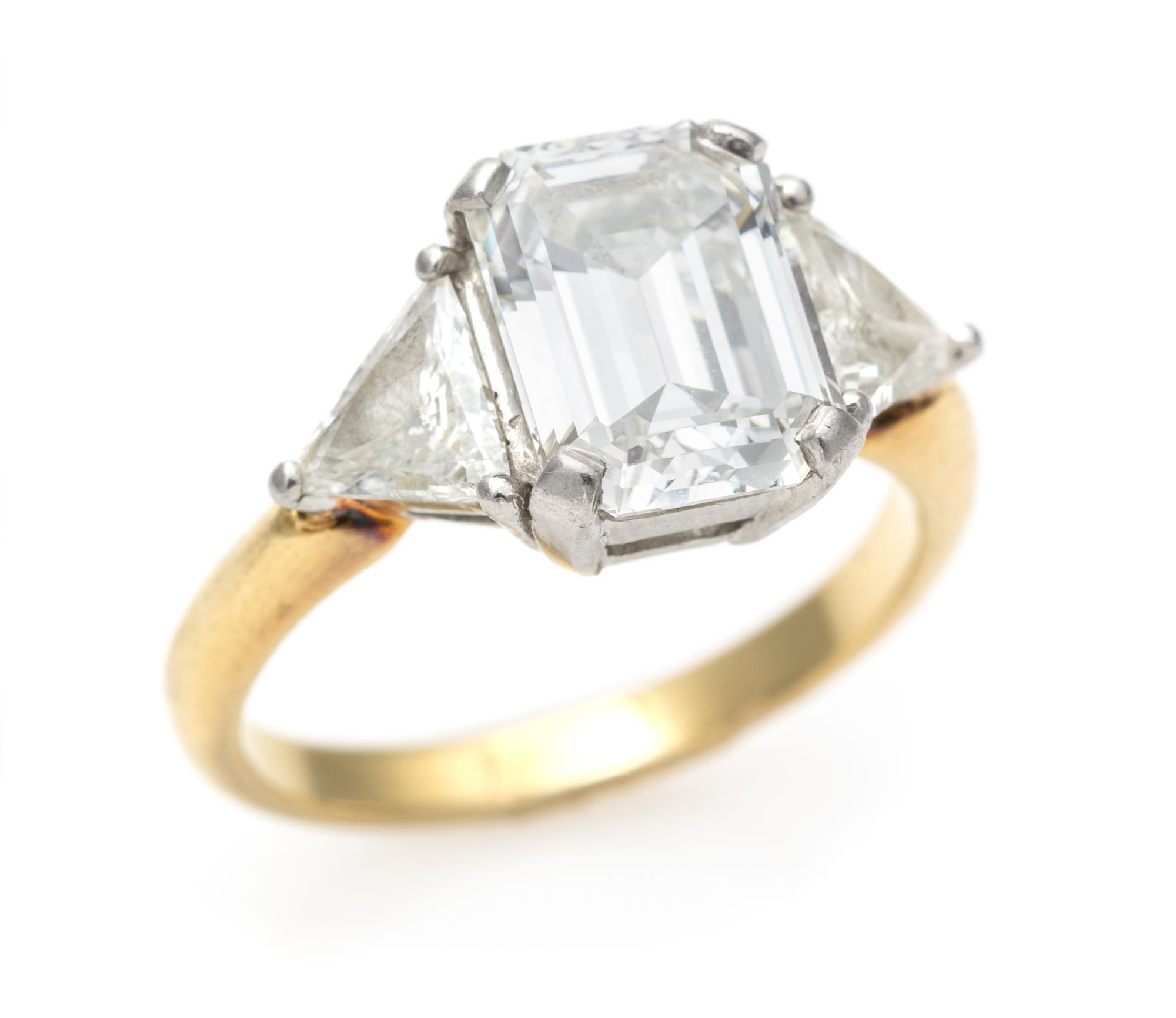 An 18 Karat Yellow Gold, Platinum and Diamond Ring, 4.40 dwts.