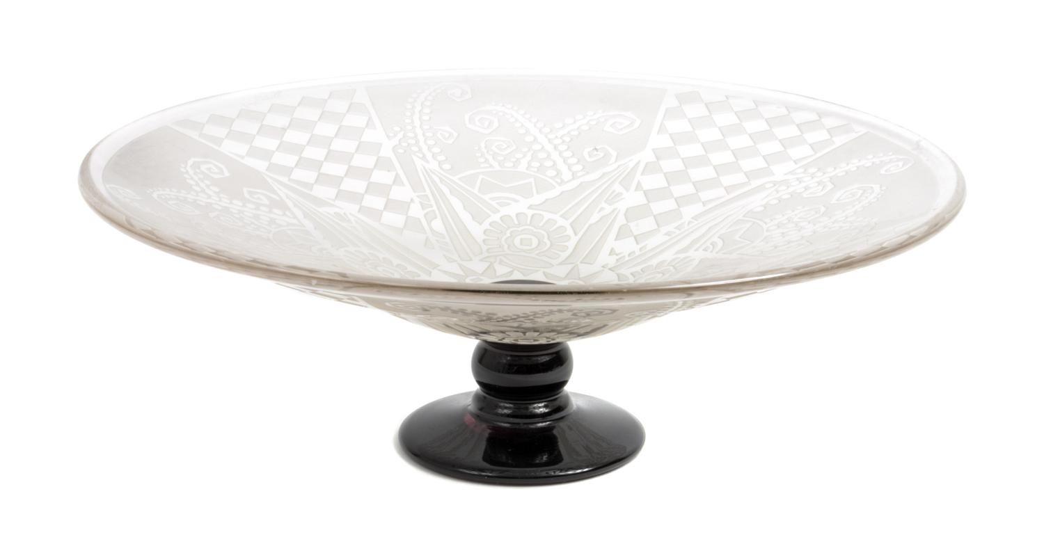 Andre Delatte, (French, 1887-1953), a cameo glass footed bowl