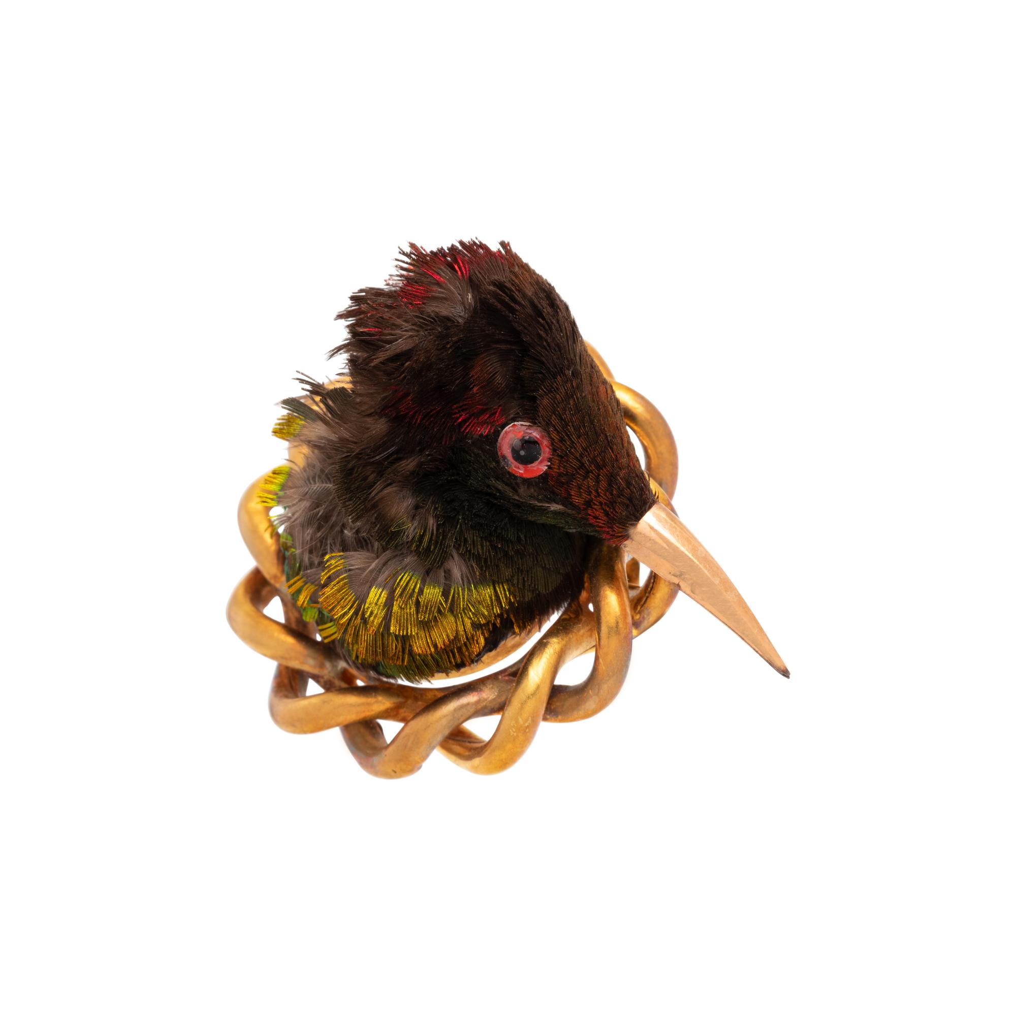 YELLOW GOLD AND FEATHER BIRD BROOCH