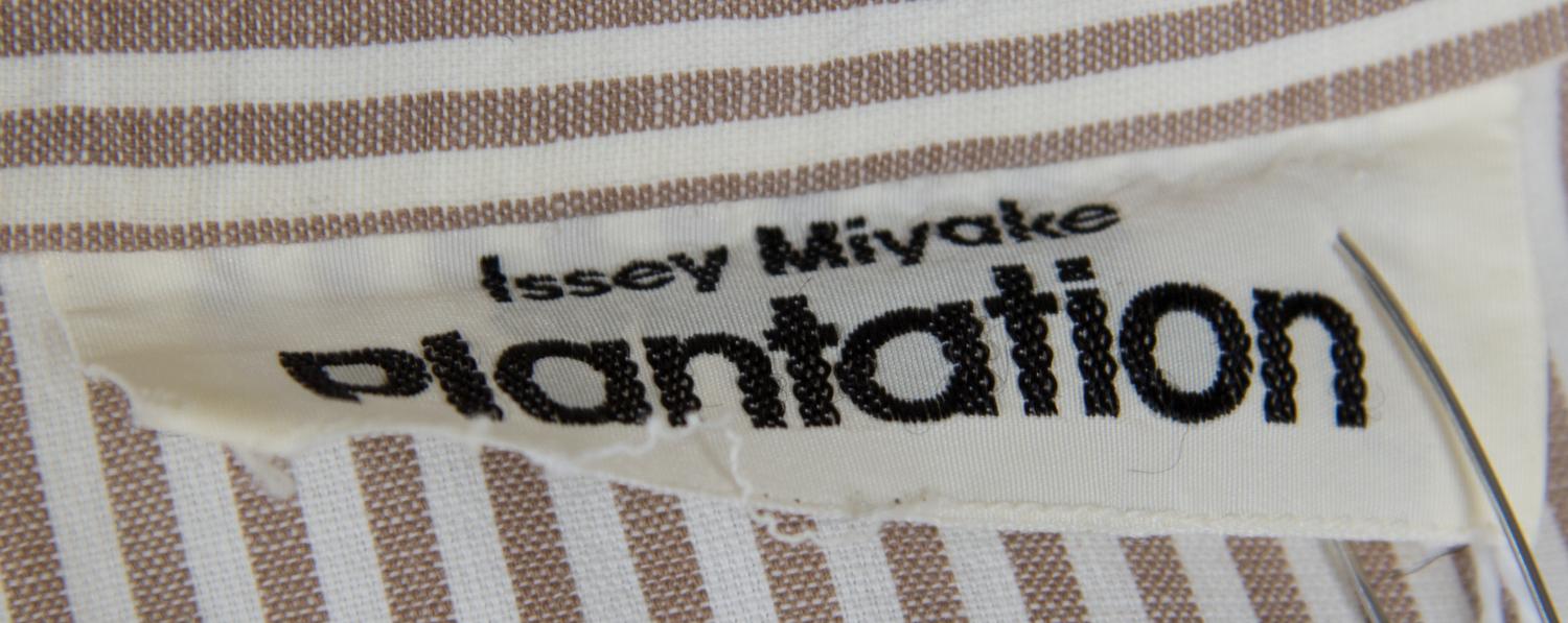 An Issey Miyake White and Taupe Cotton Pant Ensemble, Pant size M.