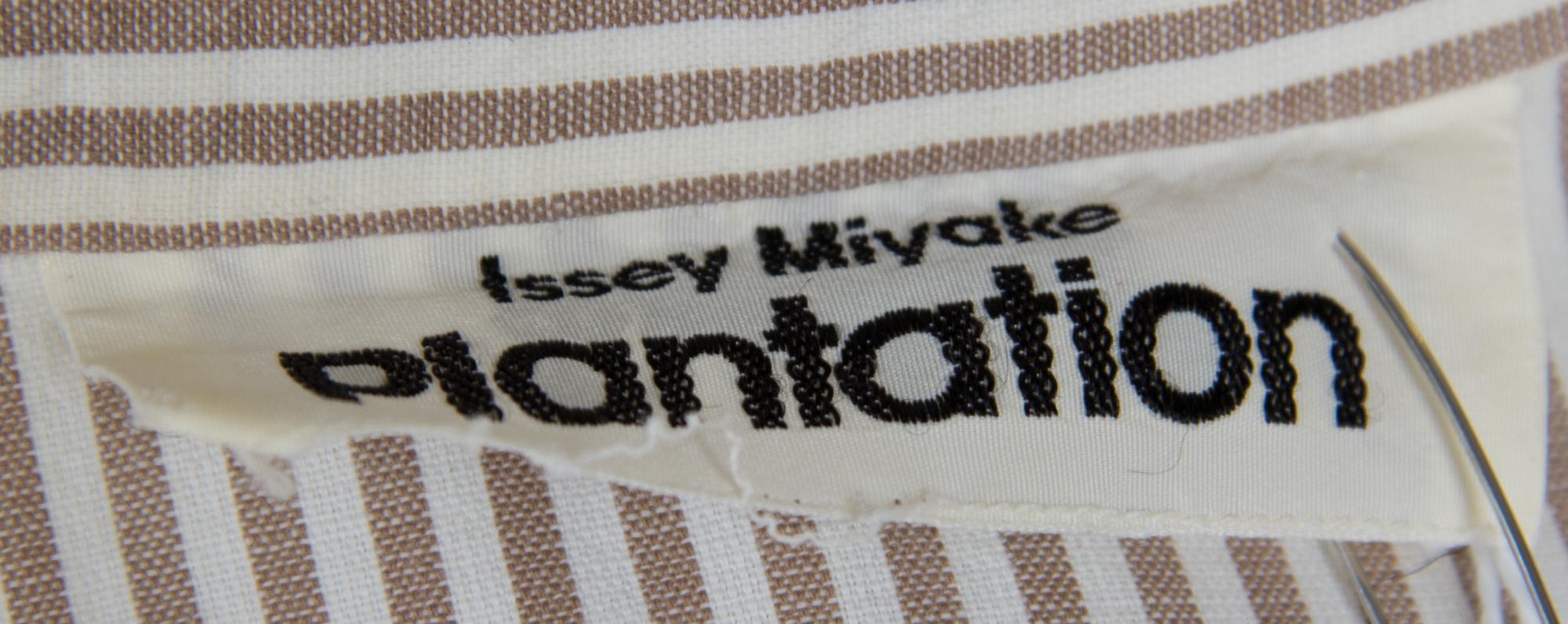 An Issey Miyake White and Taupe Cotton Pant Ensemble, Pant size M.