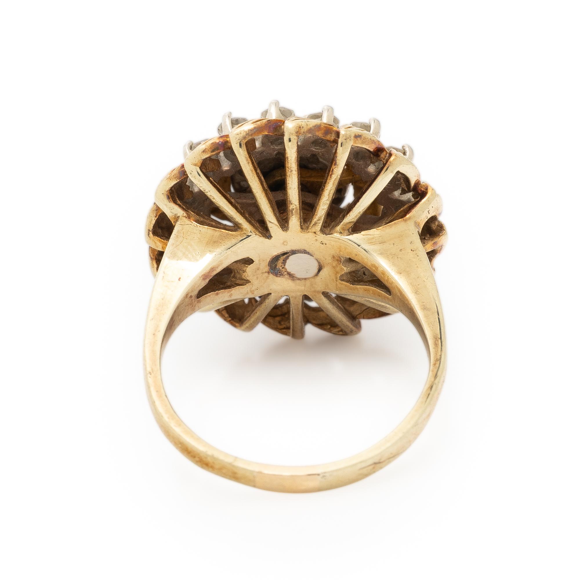 DIAMOND AND YELLOW GOLD RING
