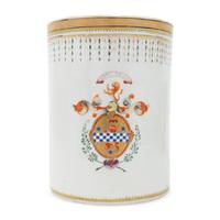 A Group of Six Chinese Export Porcelain Table Articles, 18th to early 19th Century 近代 外銷徽章瓷一組六件