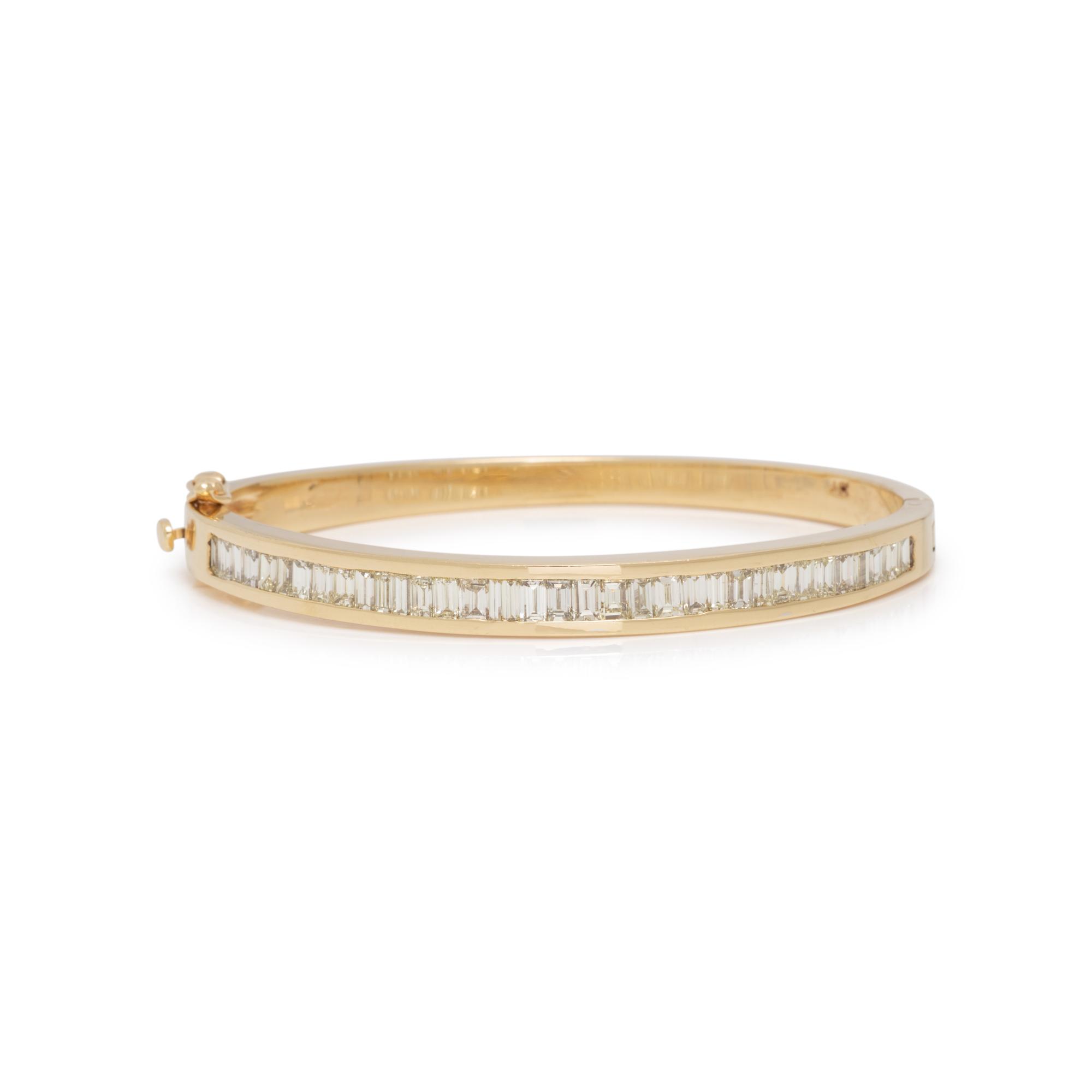 YELLOW GOLD AND DIAMOND BANGLE BRACELET