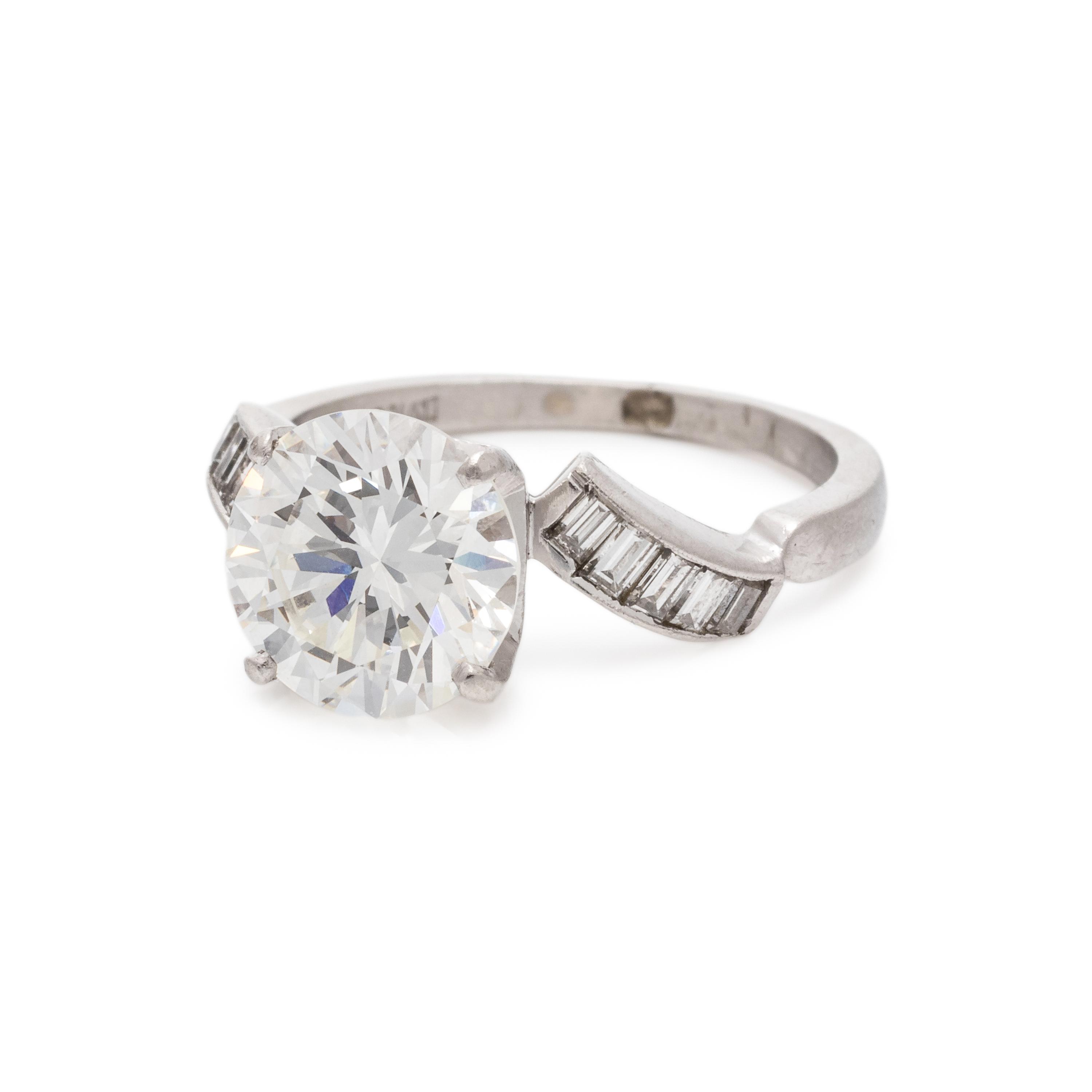 DIAMOND RING