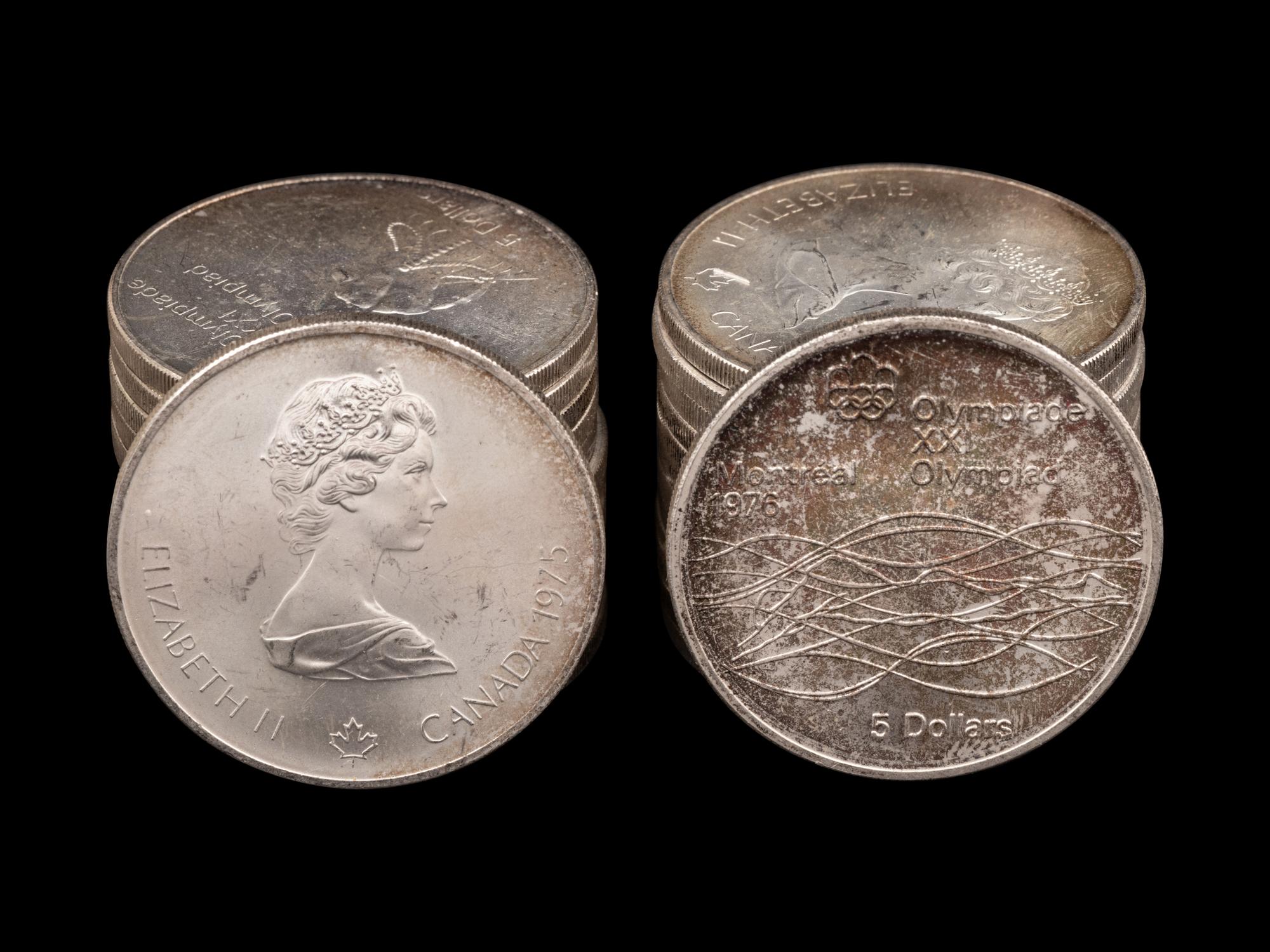 [CANADA] A Large Collection of Silver$1 and Commemorative Silver Coins