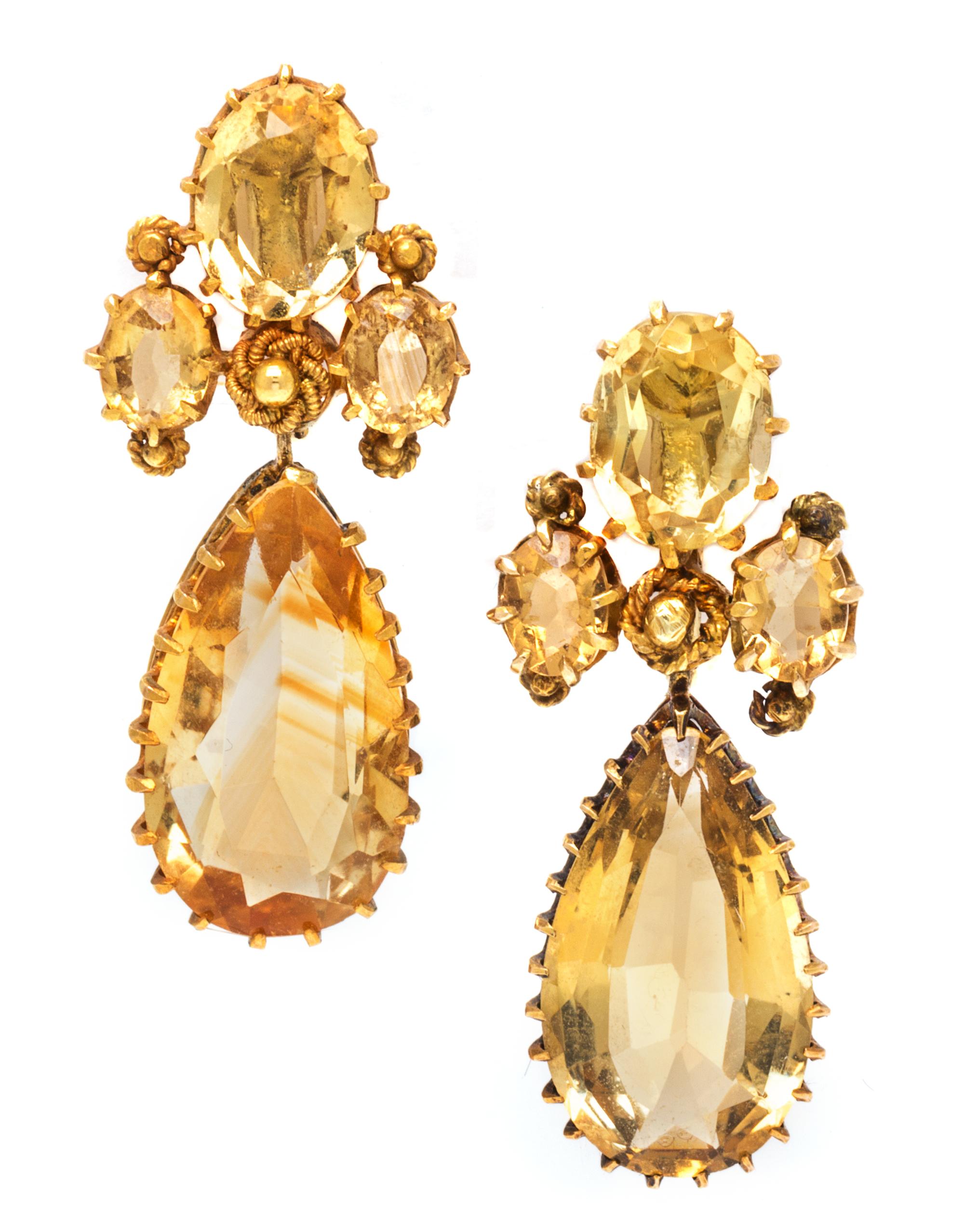 A Pair of Yellow Gold and Citrine Pendant Earclips, 5.70 dwts.