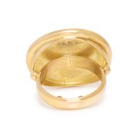 YELLOW GOLD AND HARDSTONE INTAGLIO RING