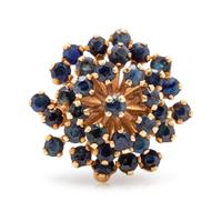 An 18 Karat Yellow Gold and Sapphire Ring,